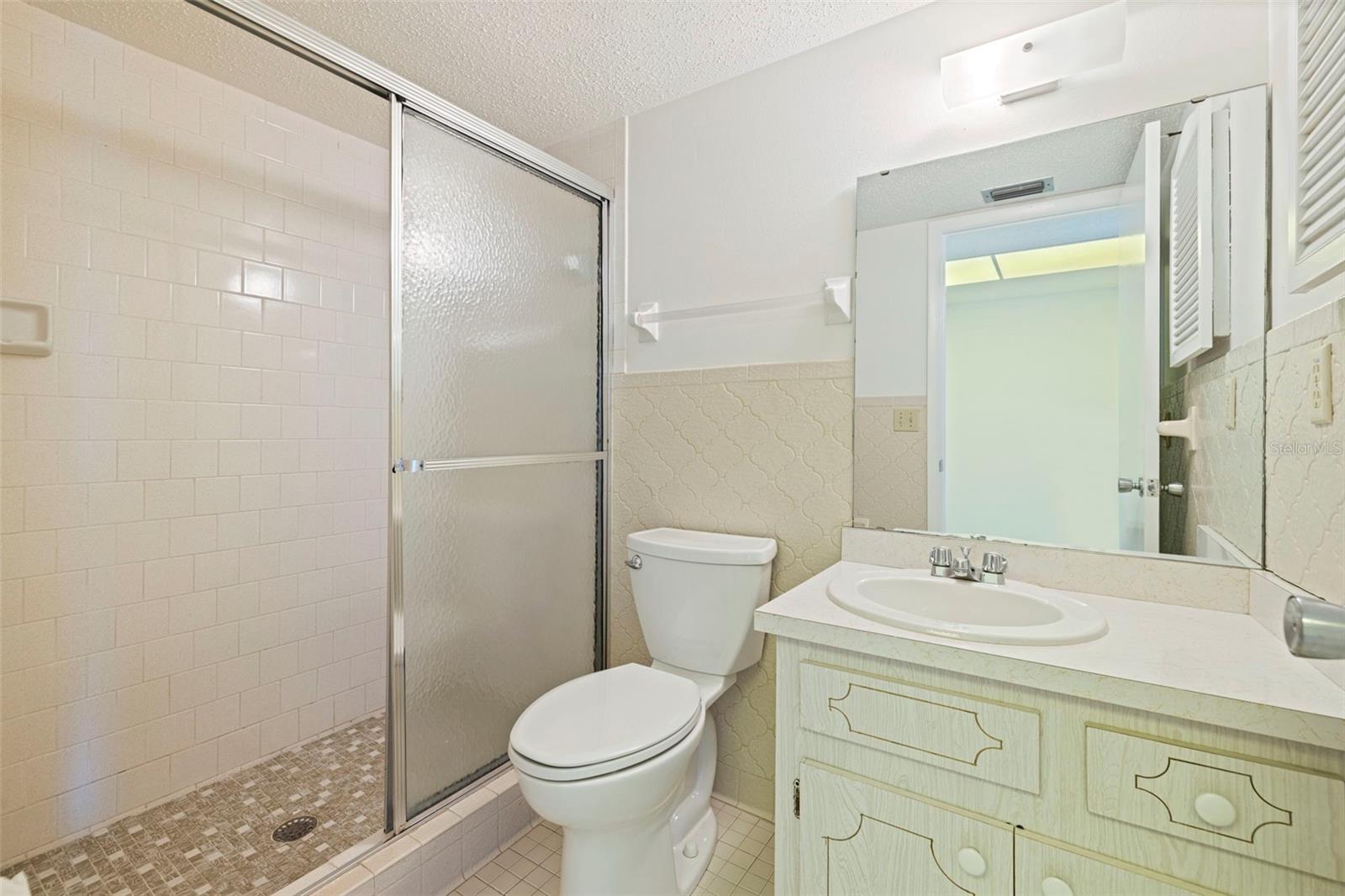 Image 34 of 51 For 3408 Lake Bayshore Drive P-317