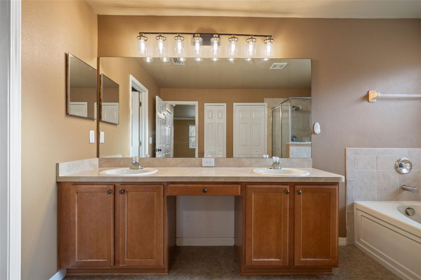 Image 18 of 35 For 12112 Luftburrow Lane