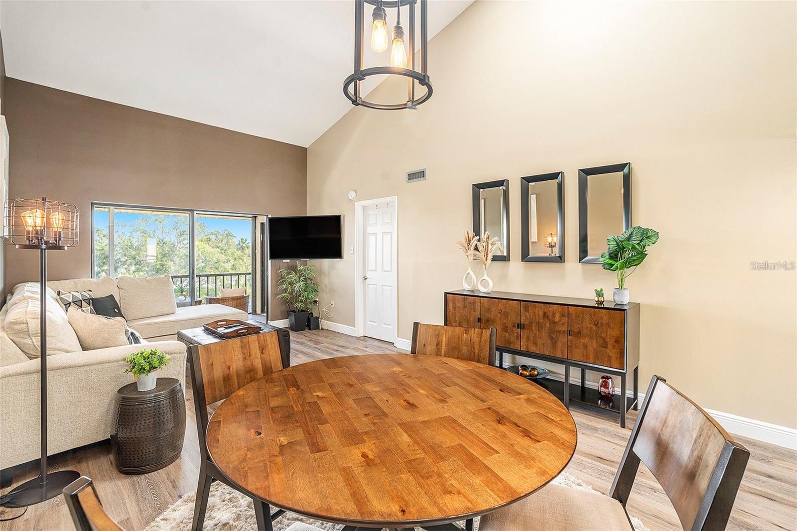 Image 18 of 37 For 8210 Aquila Street 223