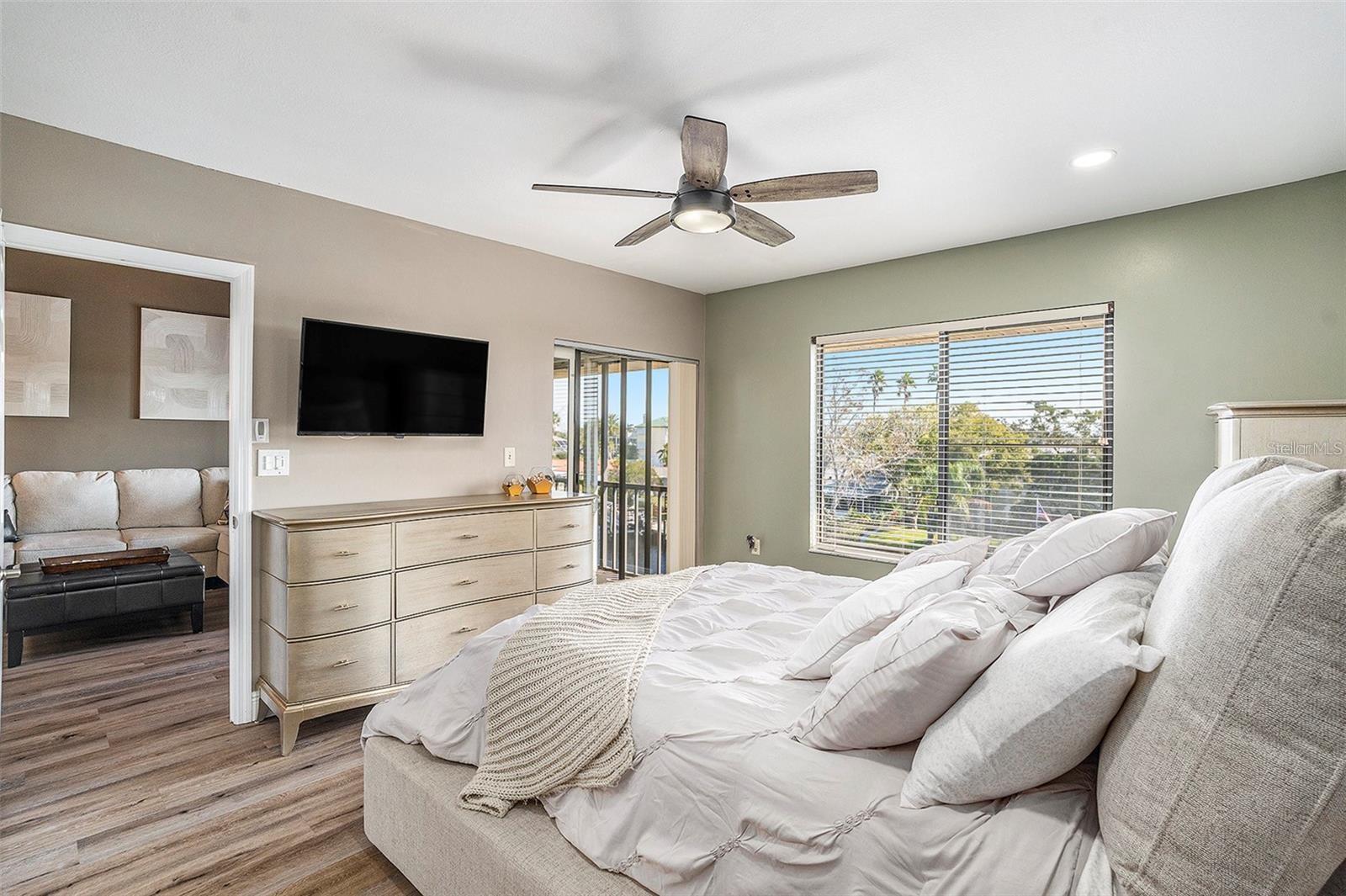 Image 20 of 37 For 8210 Aquila Street 223