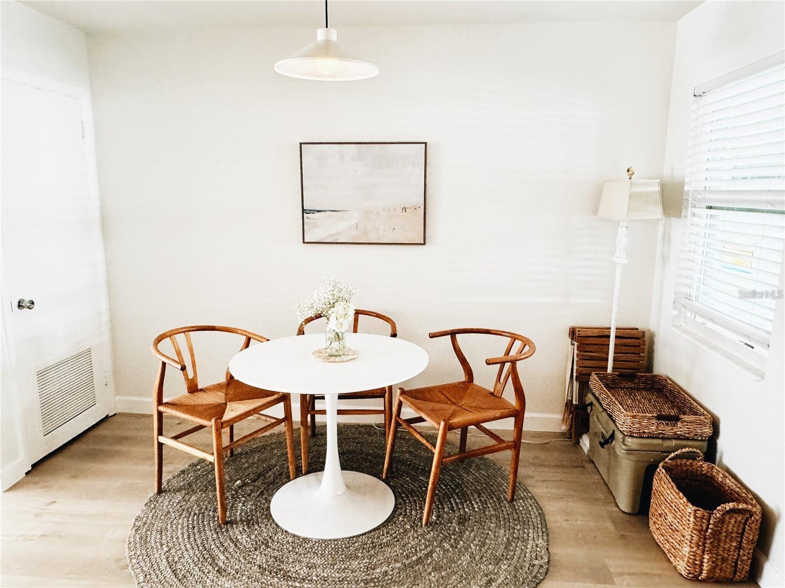 Image 6 of 35 For 212 Bunker Hill Lane 212