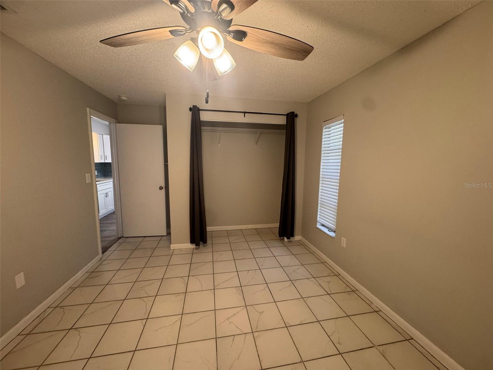 Image 11 of 23 For 843 Cambridge Court 843