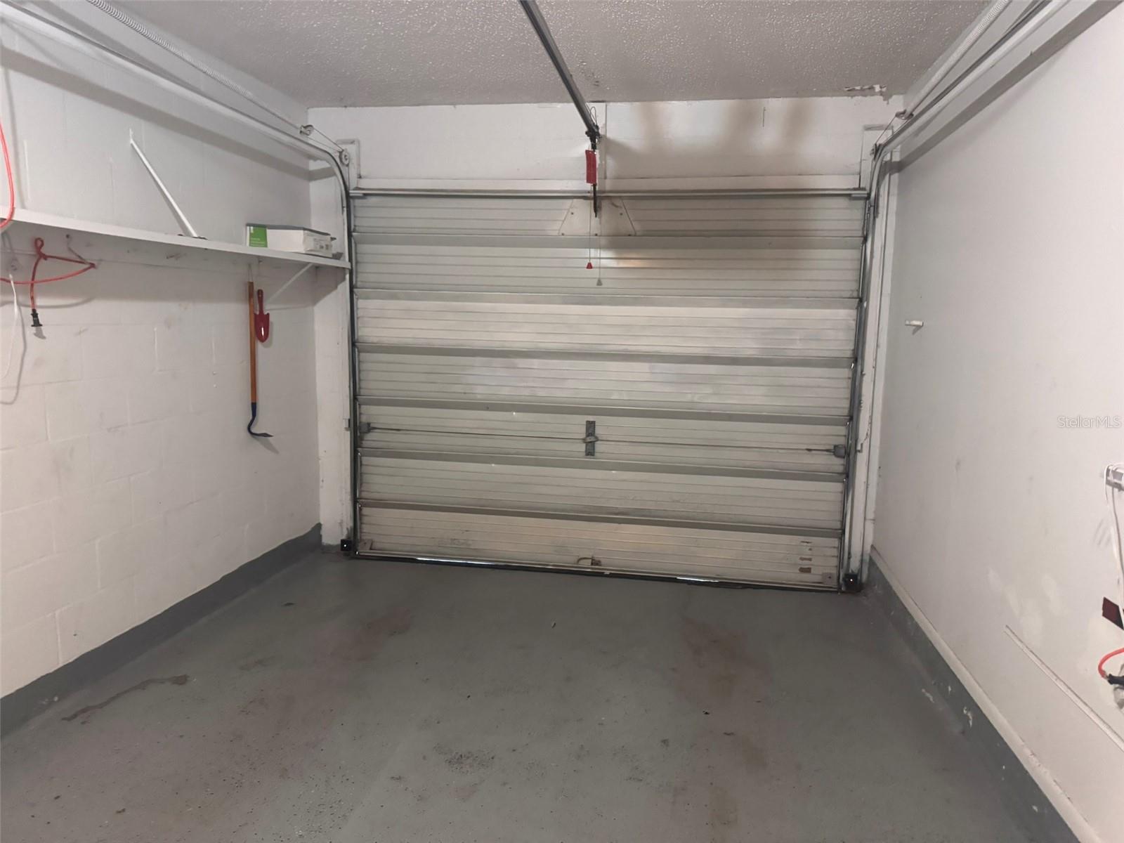 Image 17 of 23 For 843 Cambridge Court 843