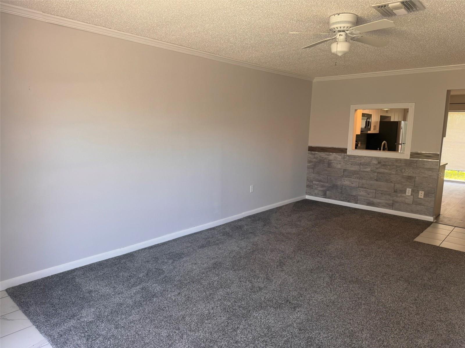 Image 5 of 23 For 843 Cambridge Court 843