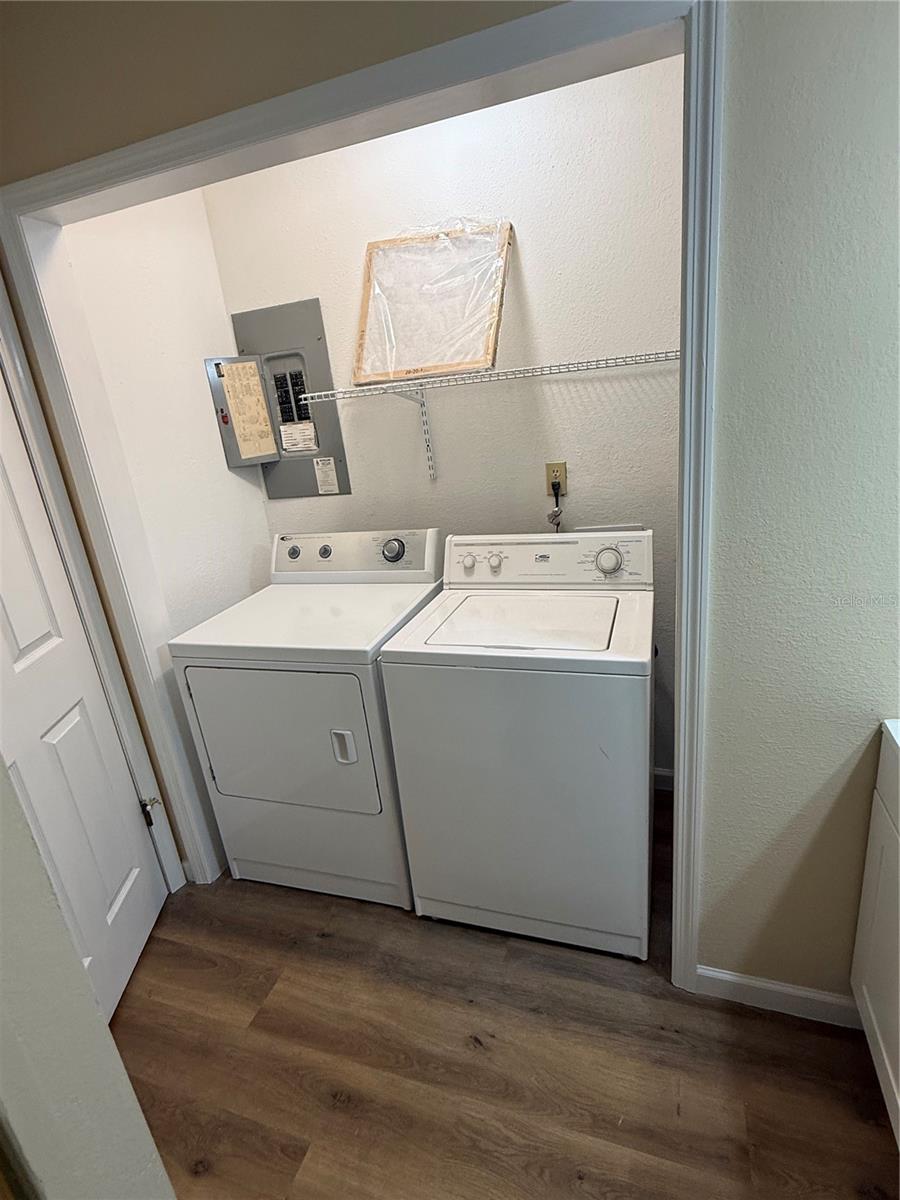 Image 9 of 10 For 4556 Blossom Boulevard 4556