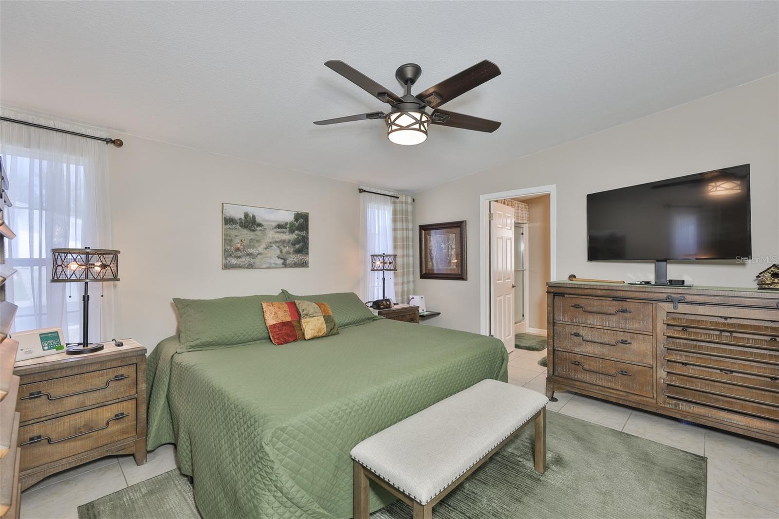 Image 18 of 46 For 37041 Neukom Avenue