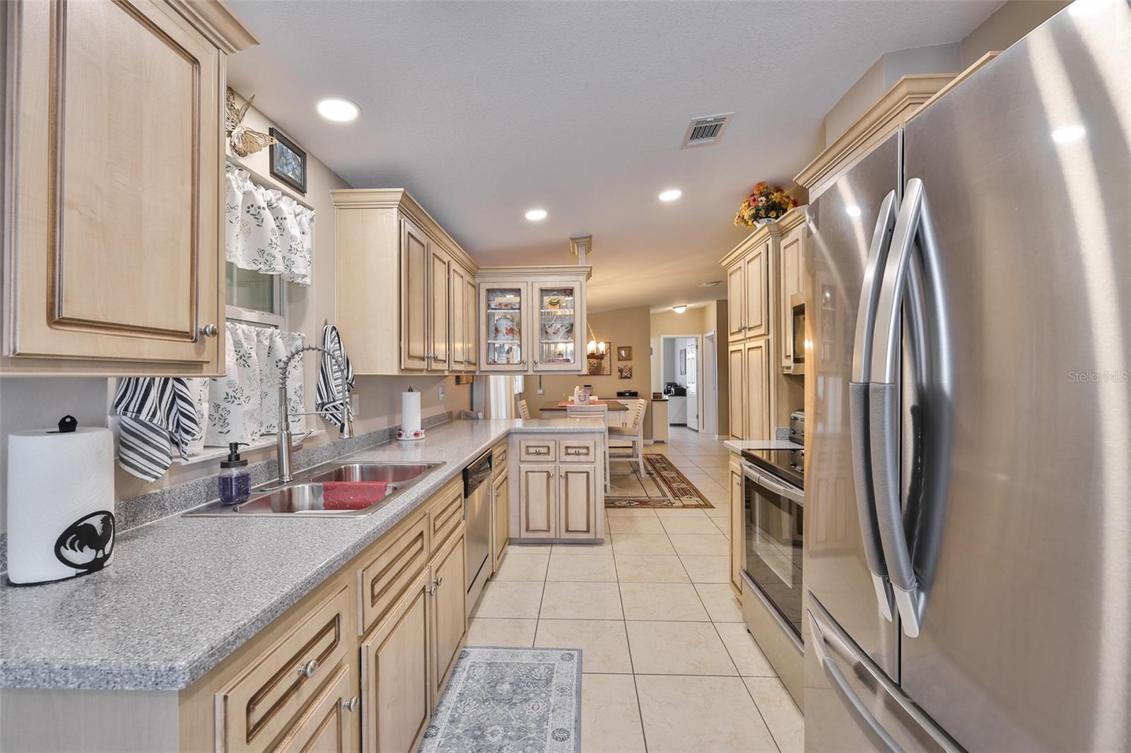 Image 3 of 46 For 37041 Neukom Avenue