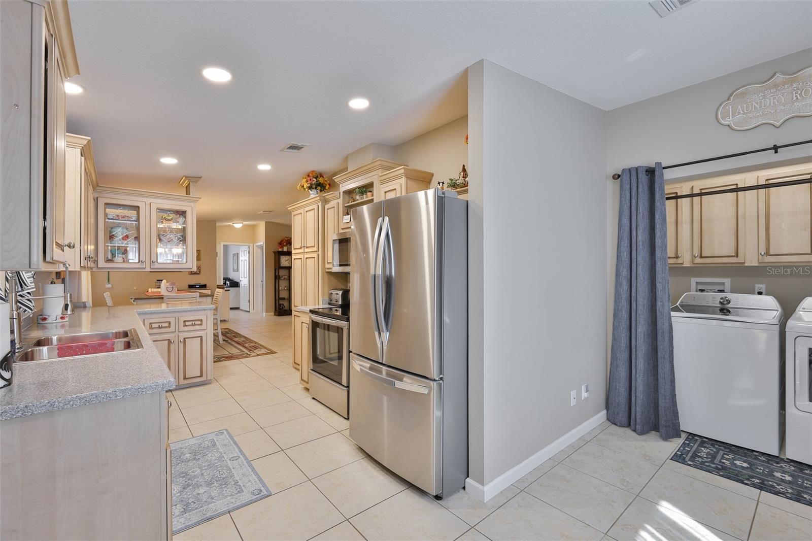 Image 4 of 46 For 37041 Neukom Avenue