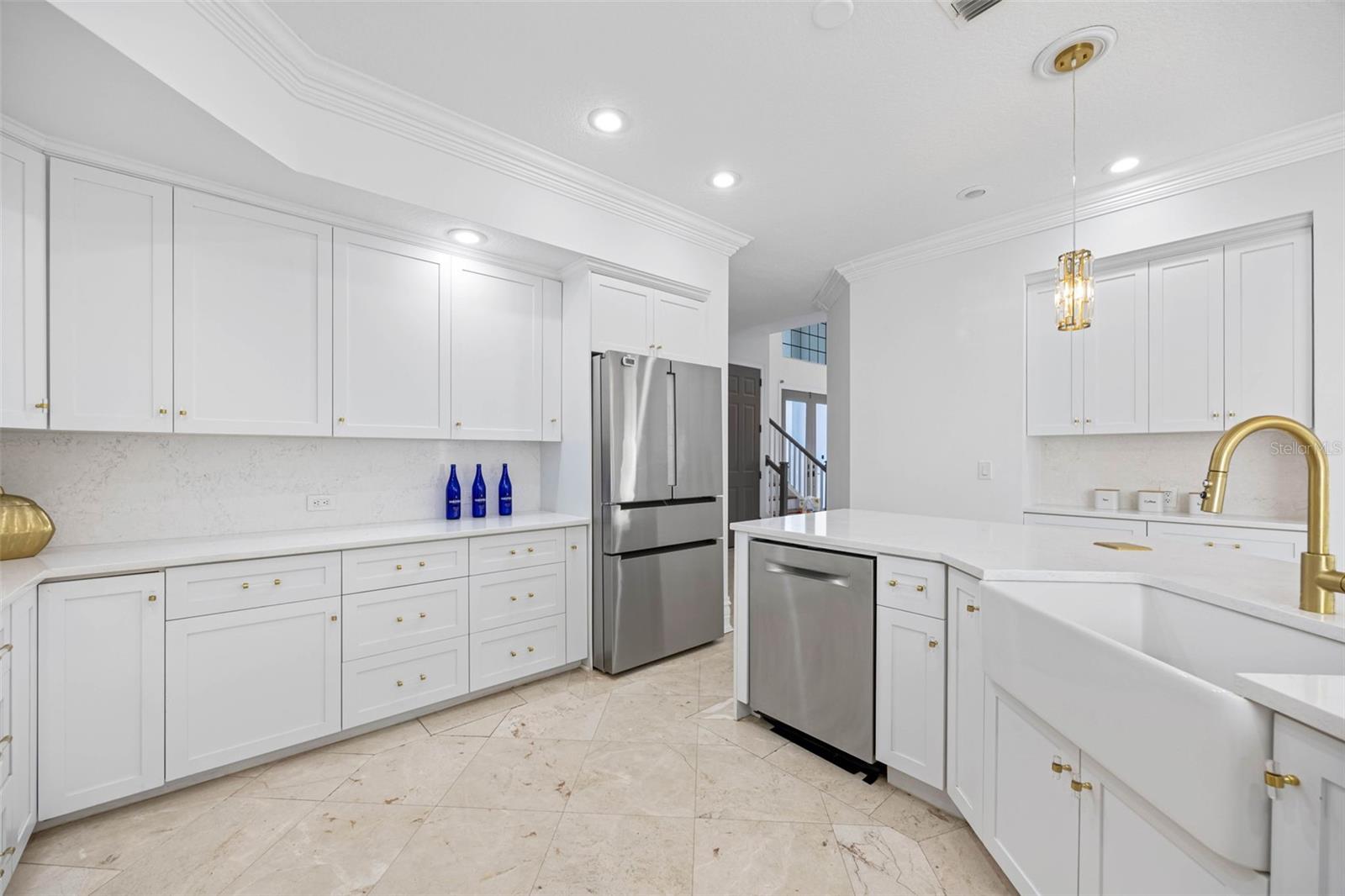 Image 13 of 86 For 6024 Kipps Colony Drive E