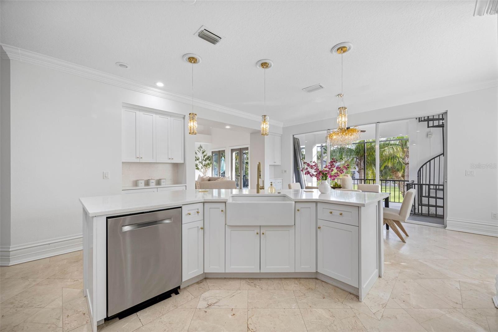 Image 14 of 86 For 6024 Kipps Colony Drive E