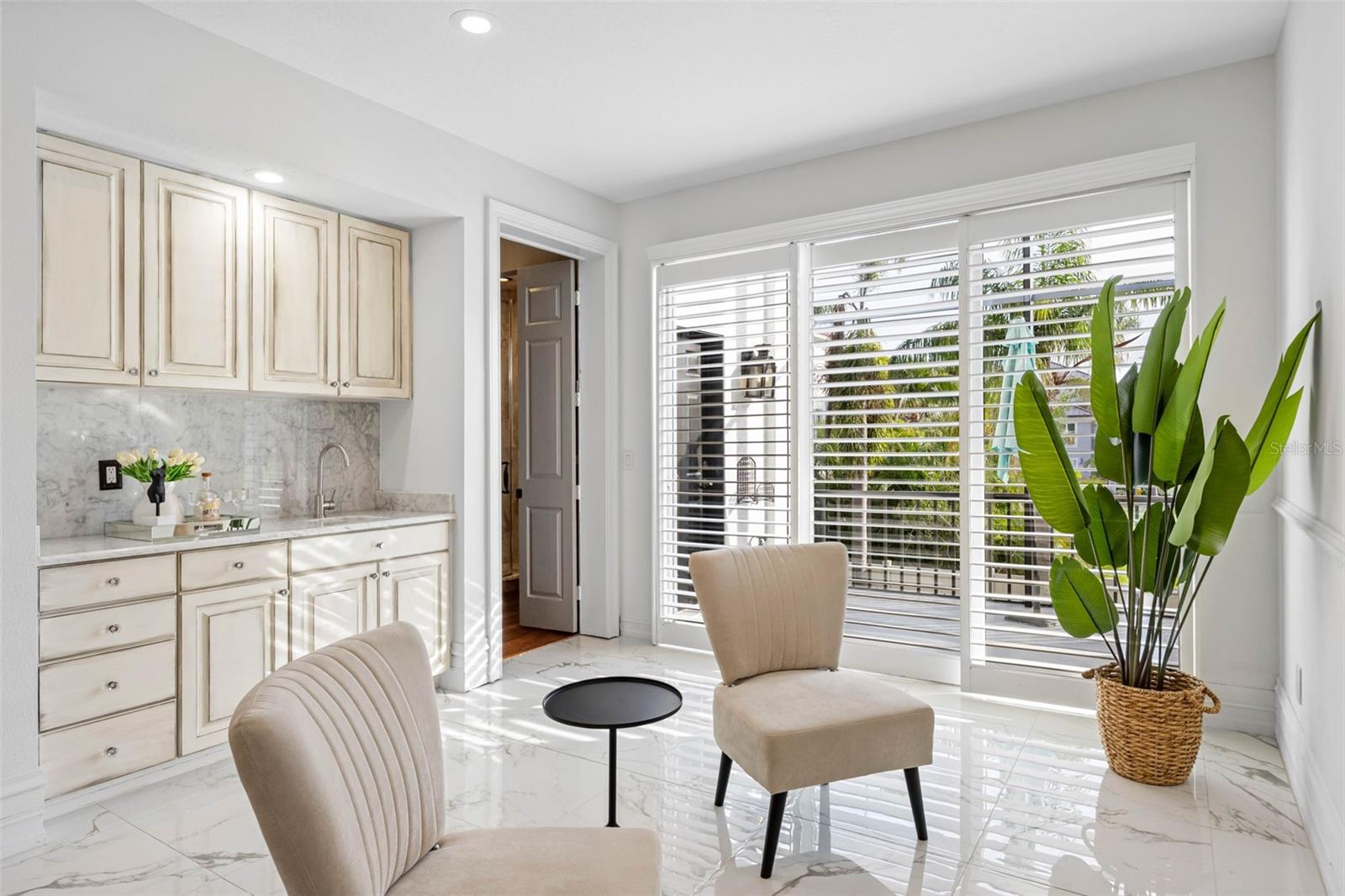 Image 26 of 86 For 6024 Kipps Colony Drive E