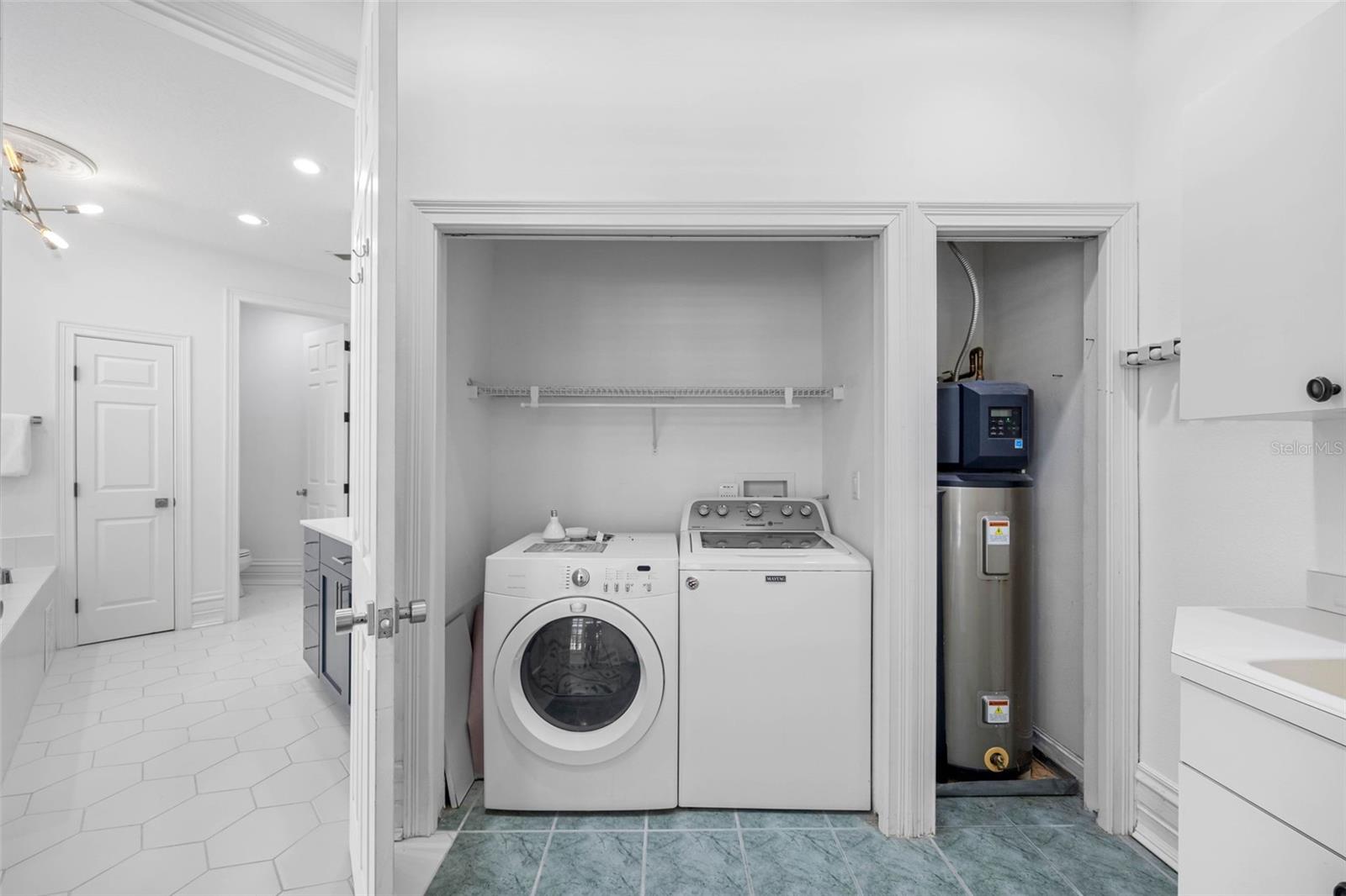 Image 33 of 86 For 6024 Kipps Colony Drive E