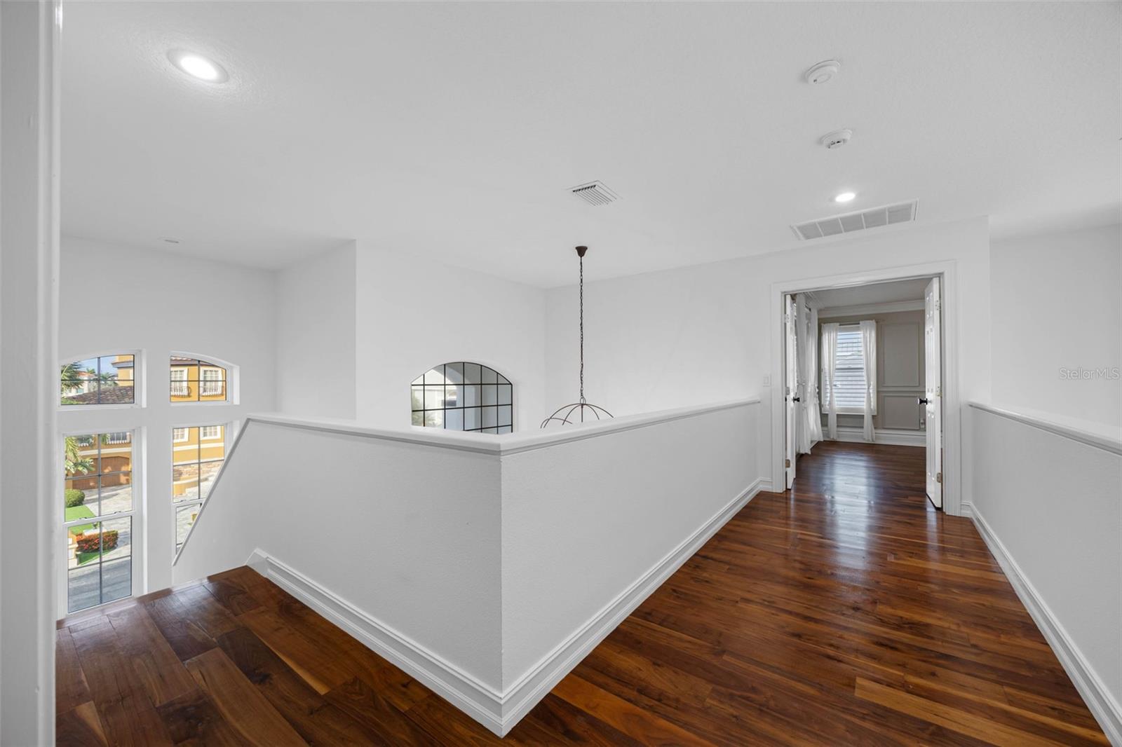 Image 37 of 86 For 6024 Kipps Colony Drive E