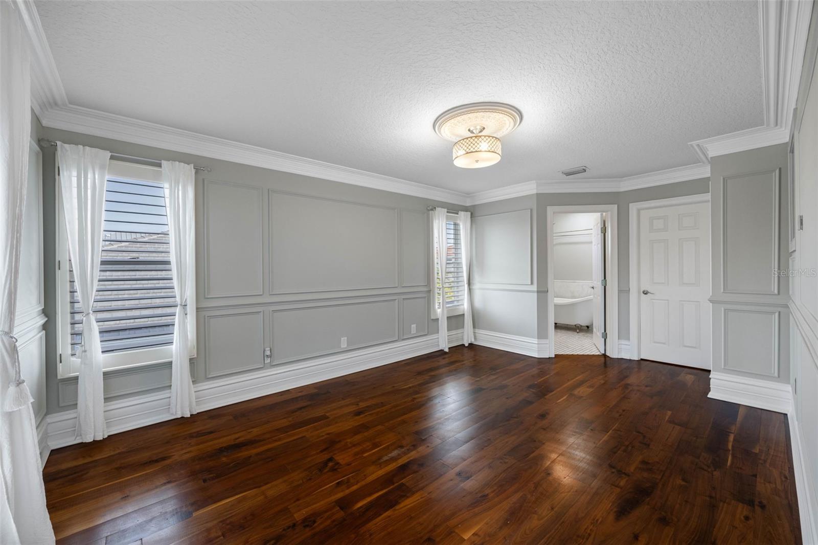 Image 38 of 86 For 6024 Kipps Colony Drive E