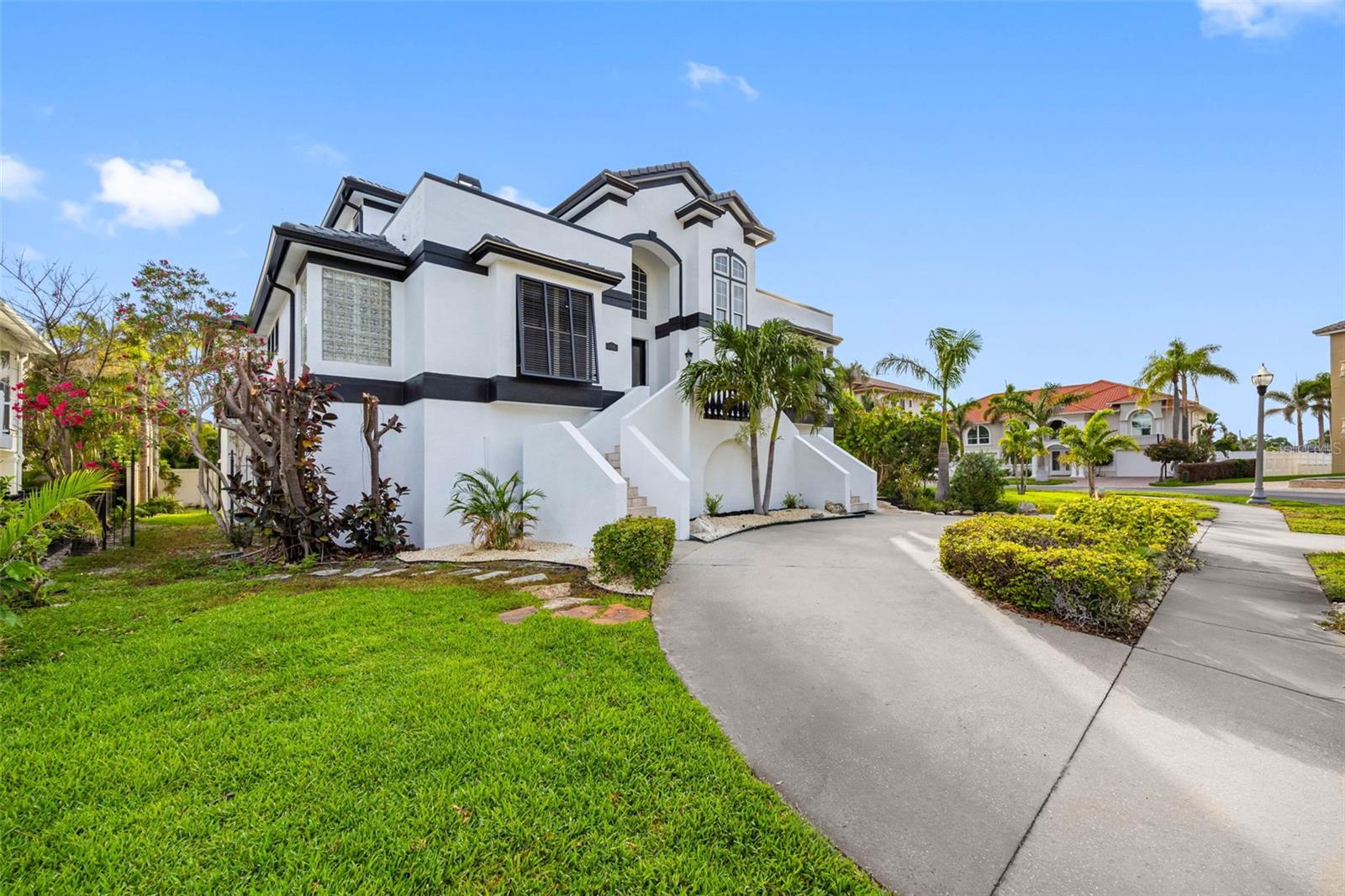 Image 53 of 86 For 6024 Kipps Colony Drive E