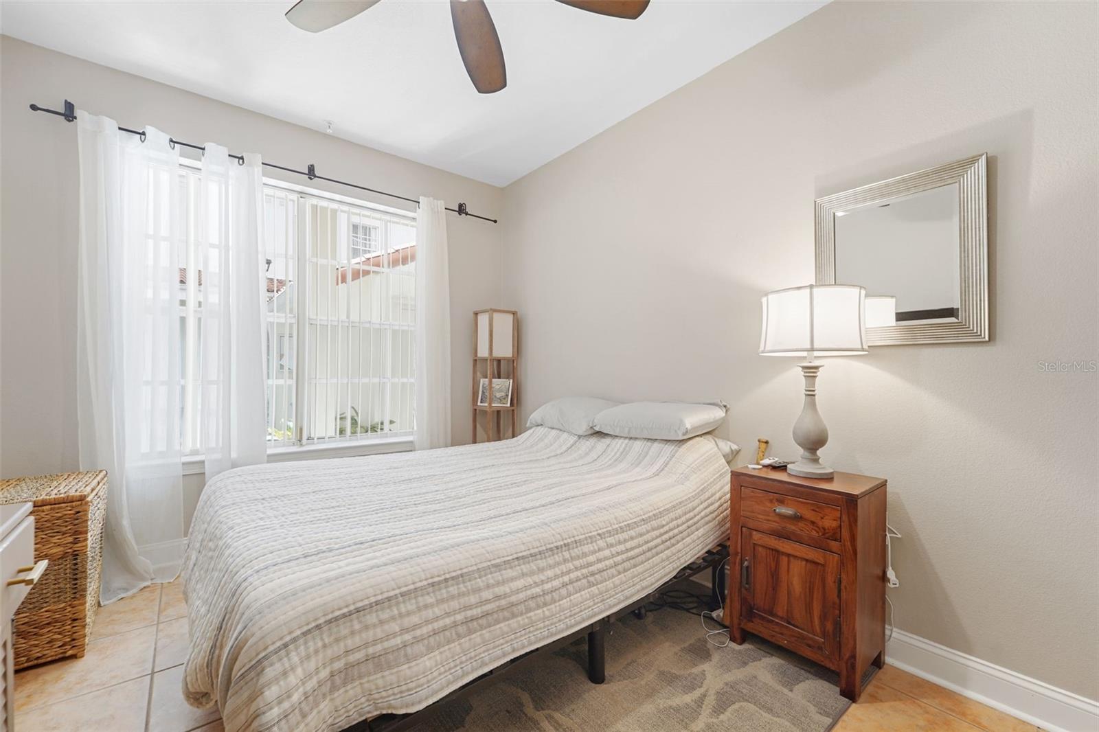 Image 11 of 19 For 701 Mirror Lake Drive N 120