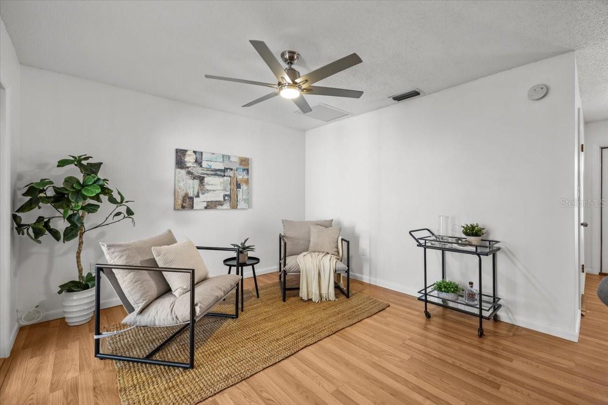 Image 11 of 62 For 10467 Larchmont Place N