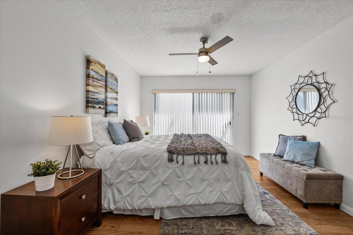 Image 17 of 62 For 10467 Larchmont Place N