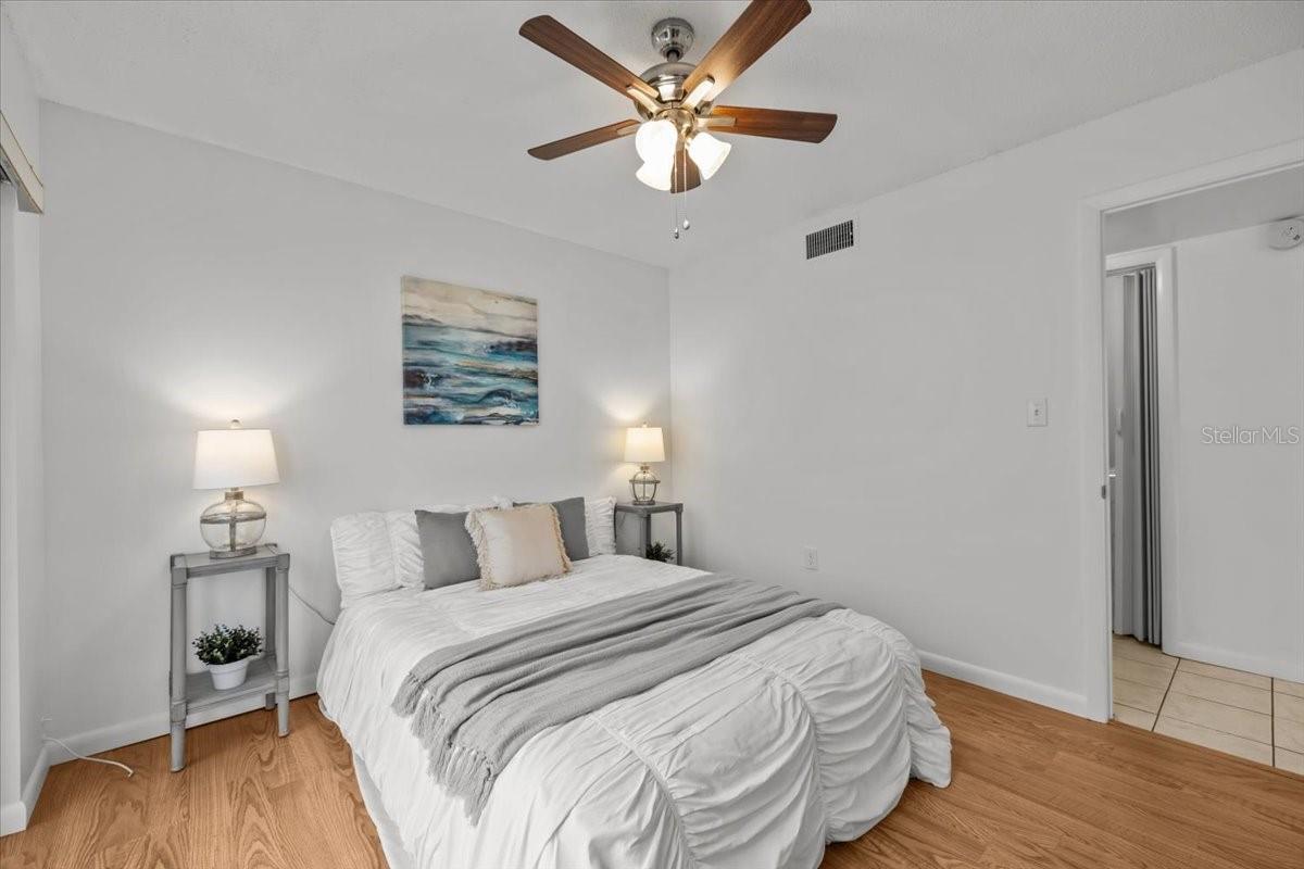 Image 23 of 62 For 10467 Larchmont Place N