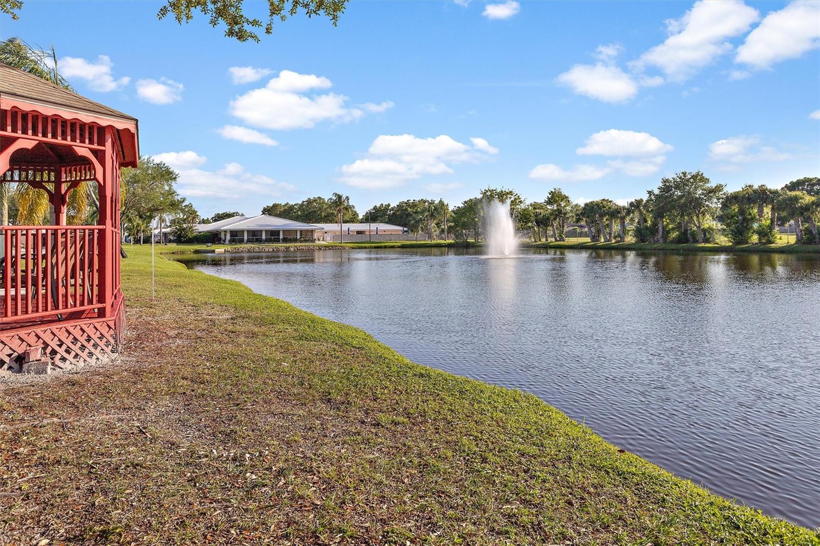 Image 35 of 62 For 10467 Larchmont Place N