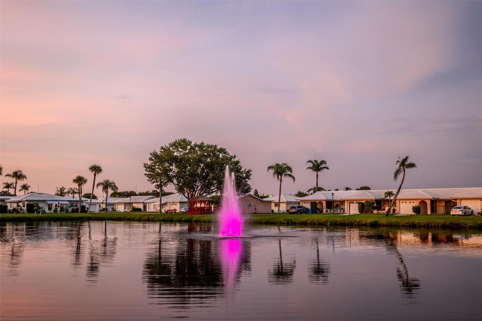 Image 36 of 62 For 10467 Larchmont Place N