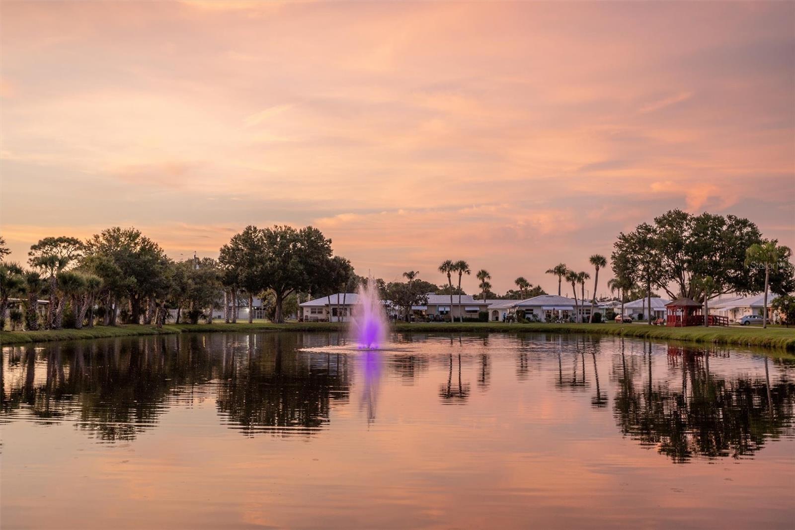 Image 37 of 62 For 10467 Larchmont Place N