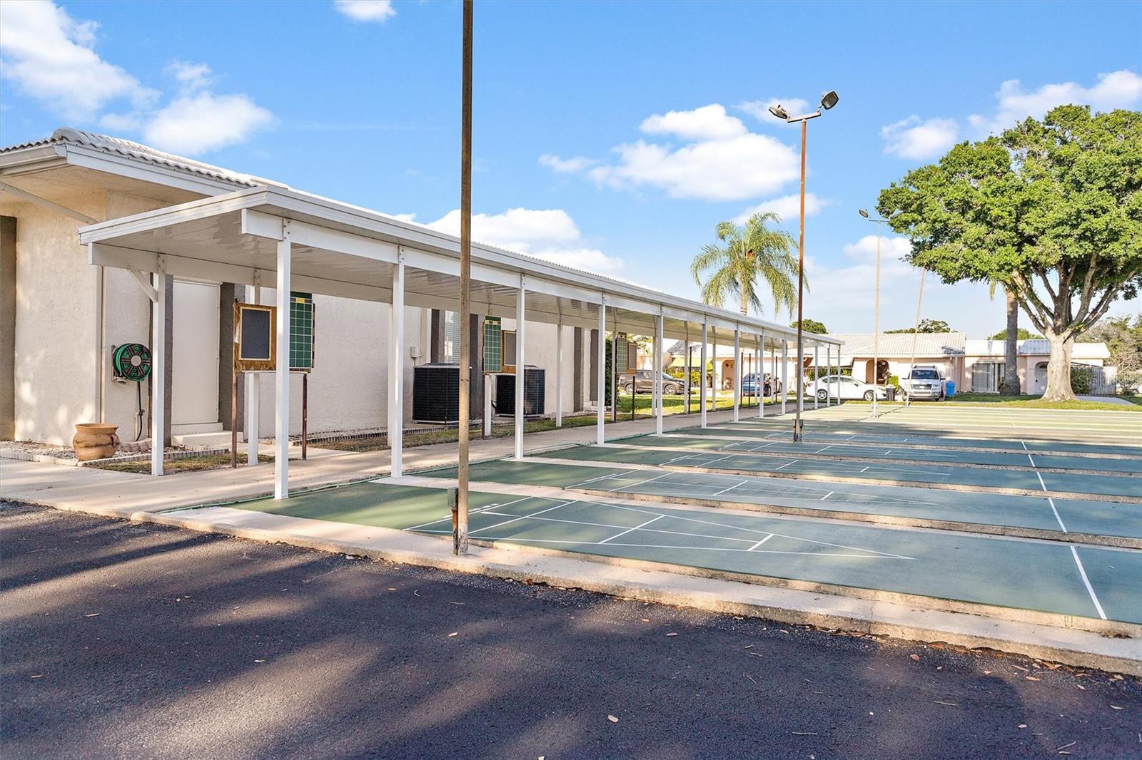 Image 45 of 62 For 10467 Larchmont Place N