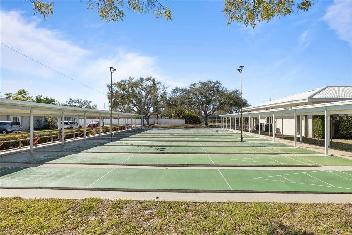 Image 46 of 62 For 10467 Larchmont Place N