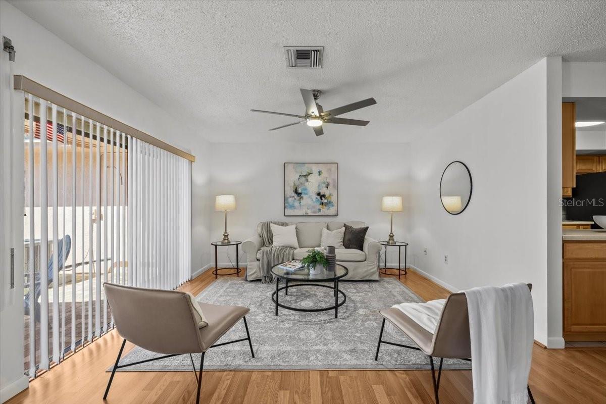 Image 5 of 62 For 10467 Larchmont Place N