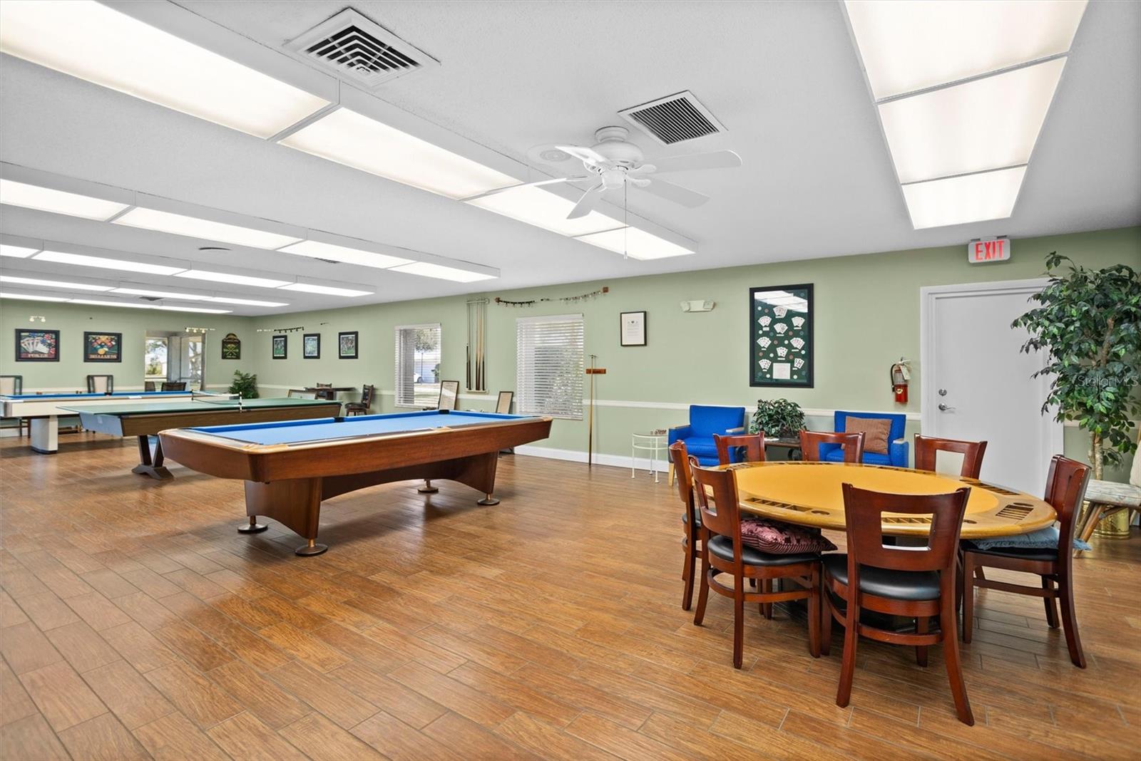 Image 51 of 62 For 10467 Larchmont Place N