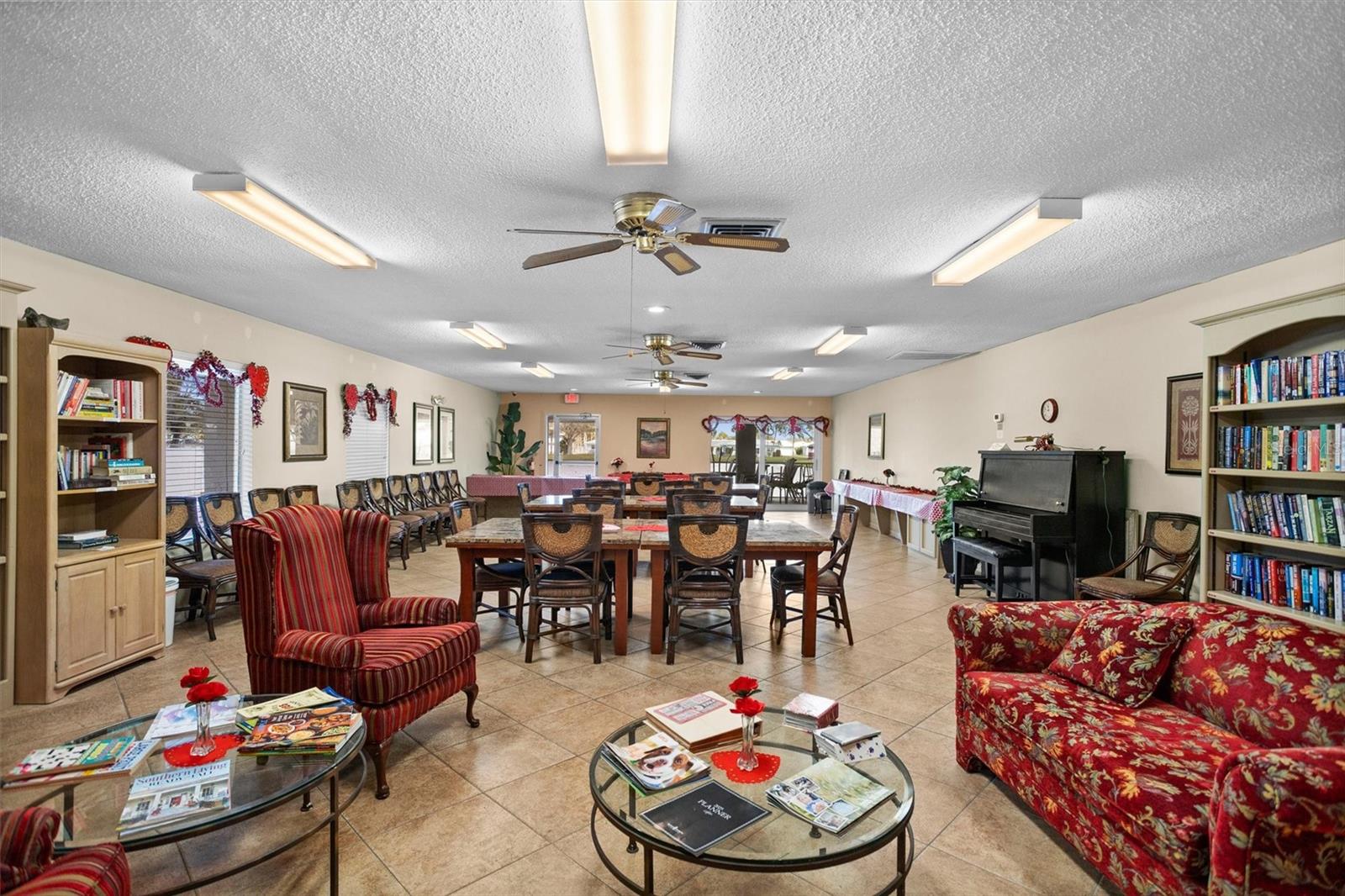 Image 54 of 62 For 10467 Larchmont Place N