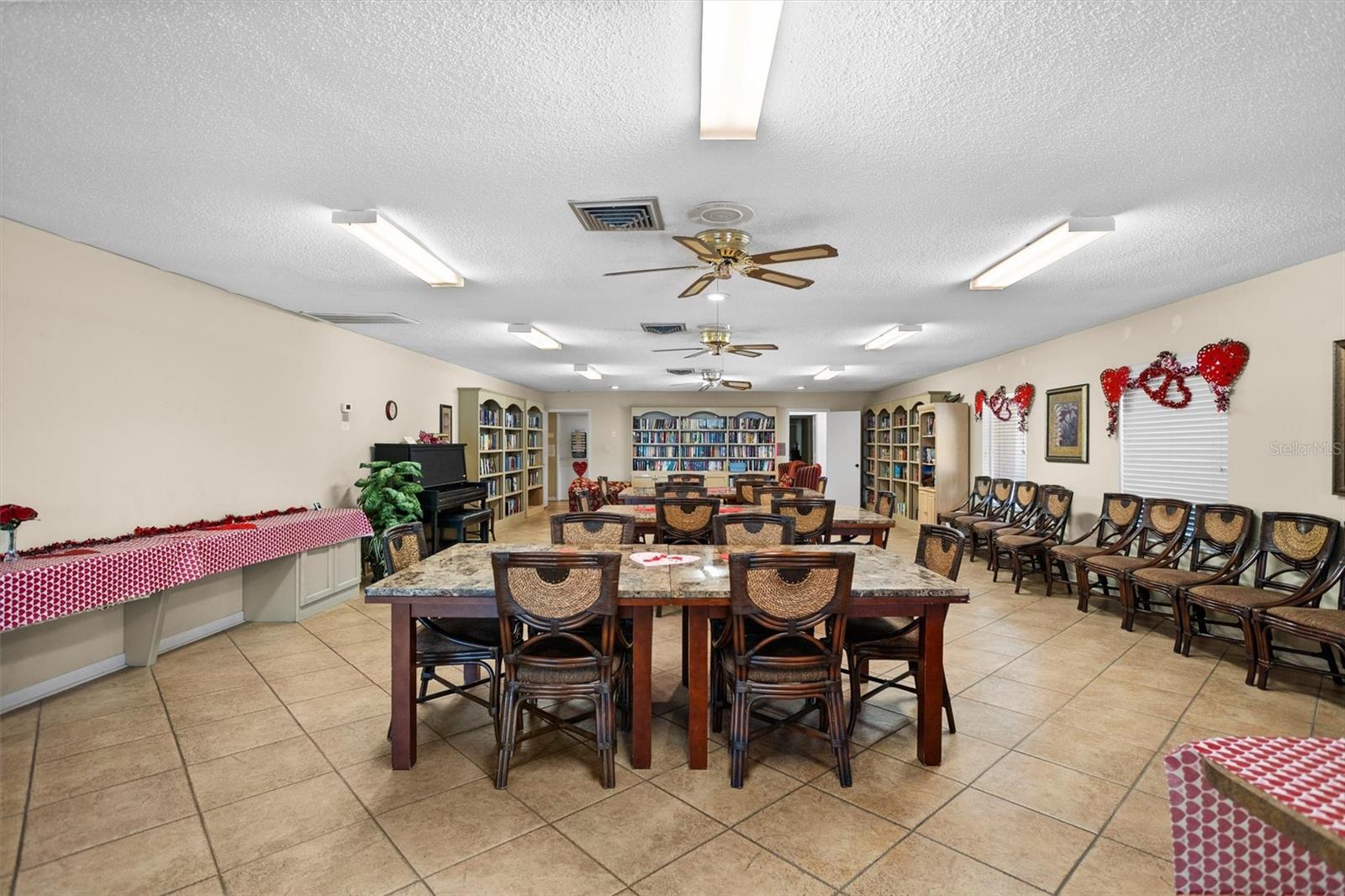 Image 55 of 62 For 10467 Larchmont Place N