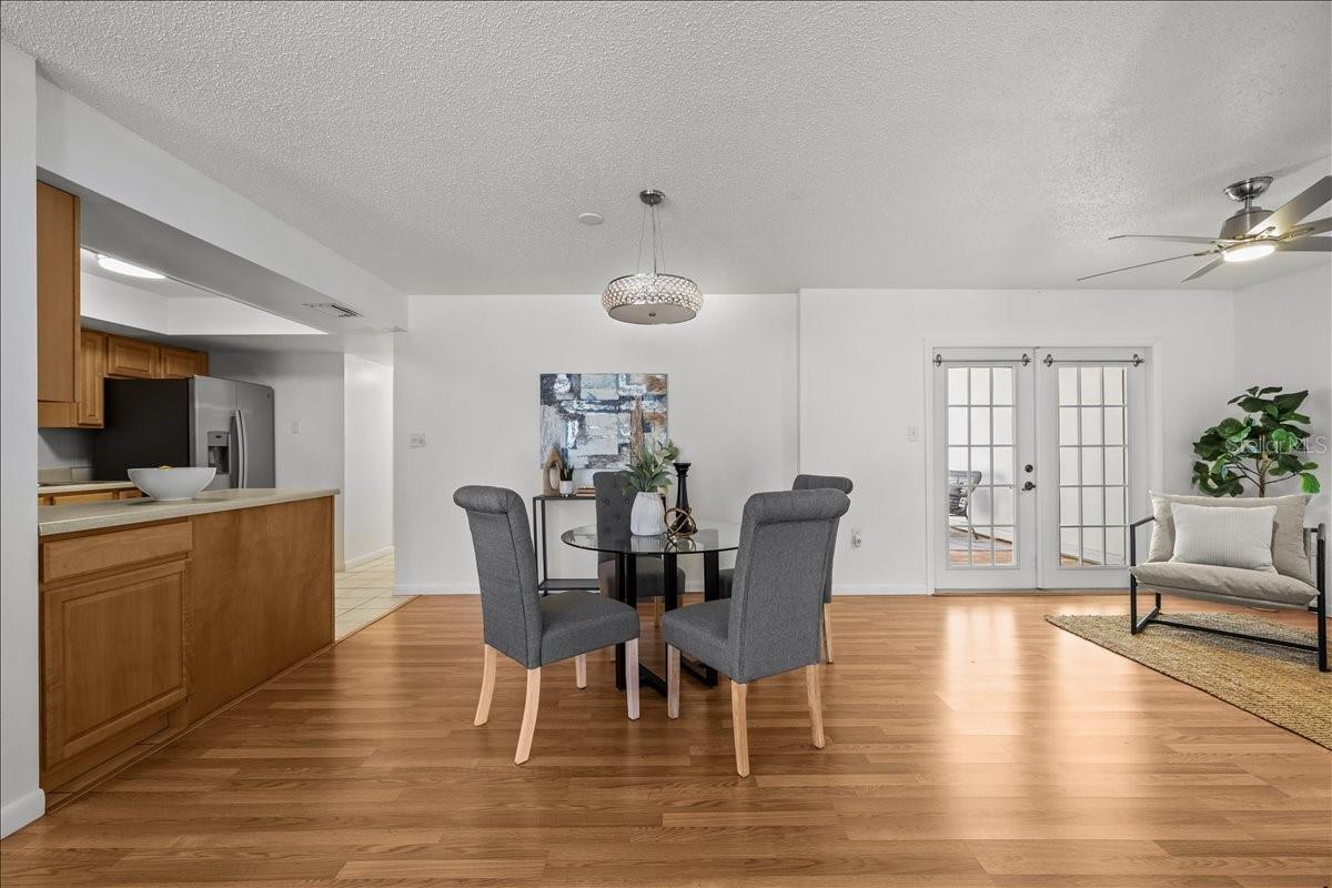 Image 8 of 62 For 10467 Larchmont Place N