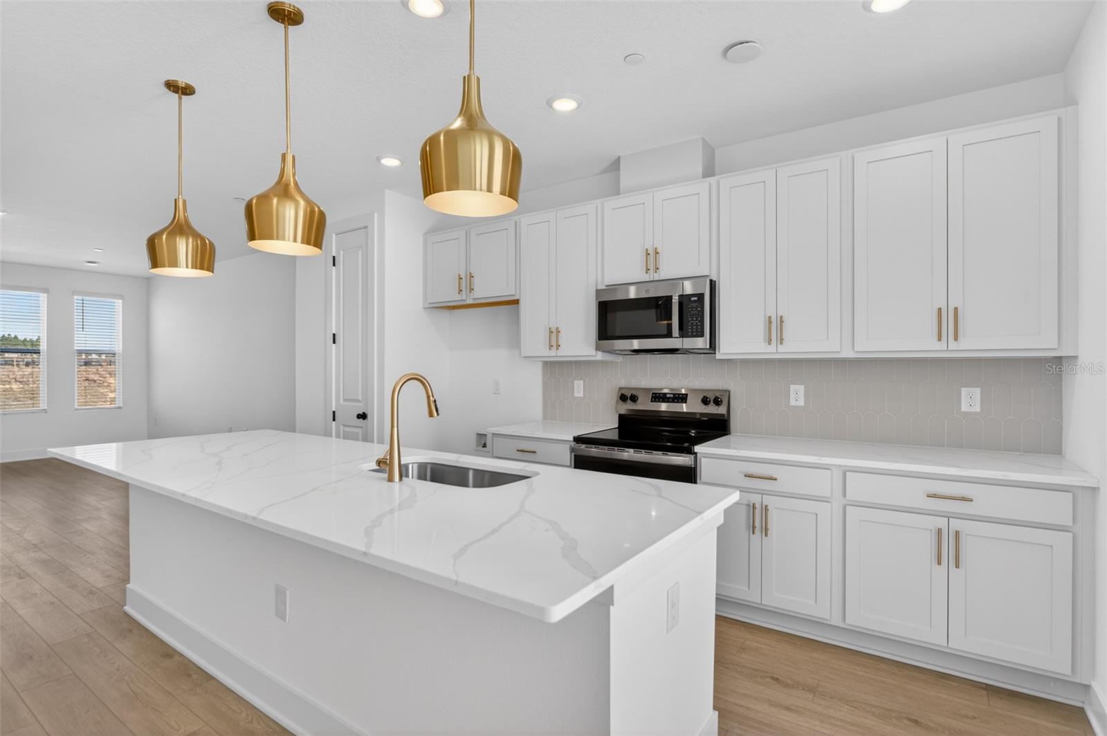 Image 11 of 32 For 15327 Hamlin Park Drive