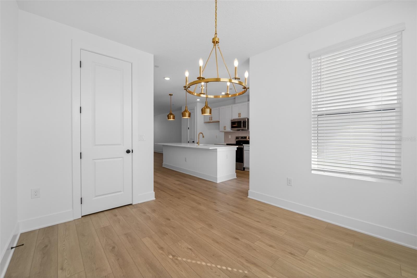 Image 15 of 32 For 15327 Hamlin Park Drive