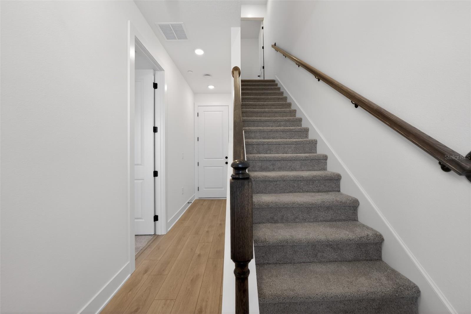 Image 4 of 32 For 15327 Hamlin Park Drive