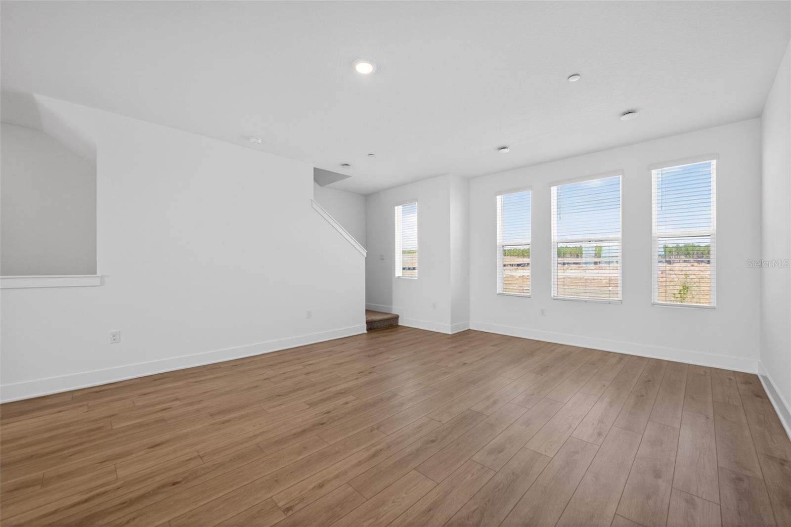 Image 9 of 32 For 15327 Hamlin Park Drive