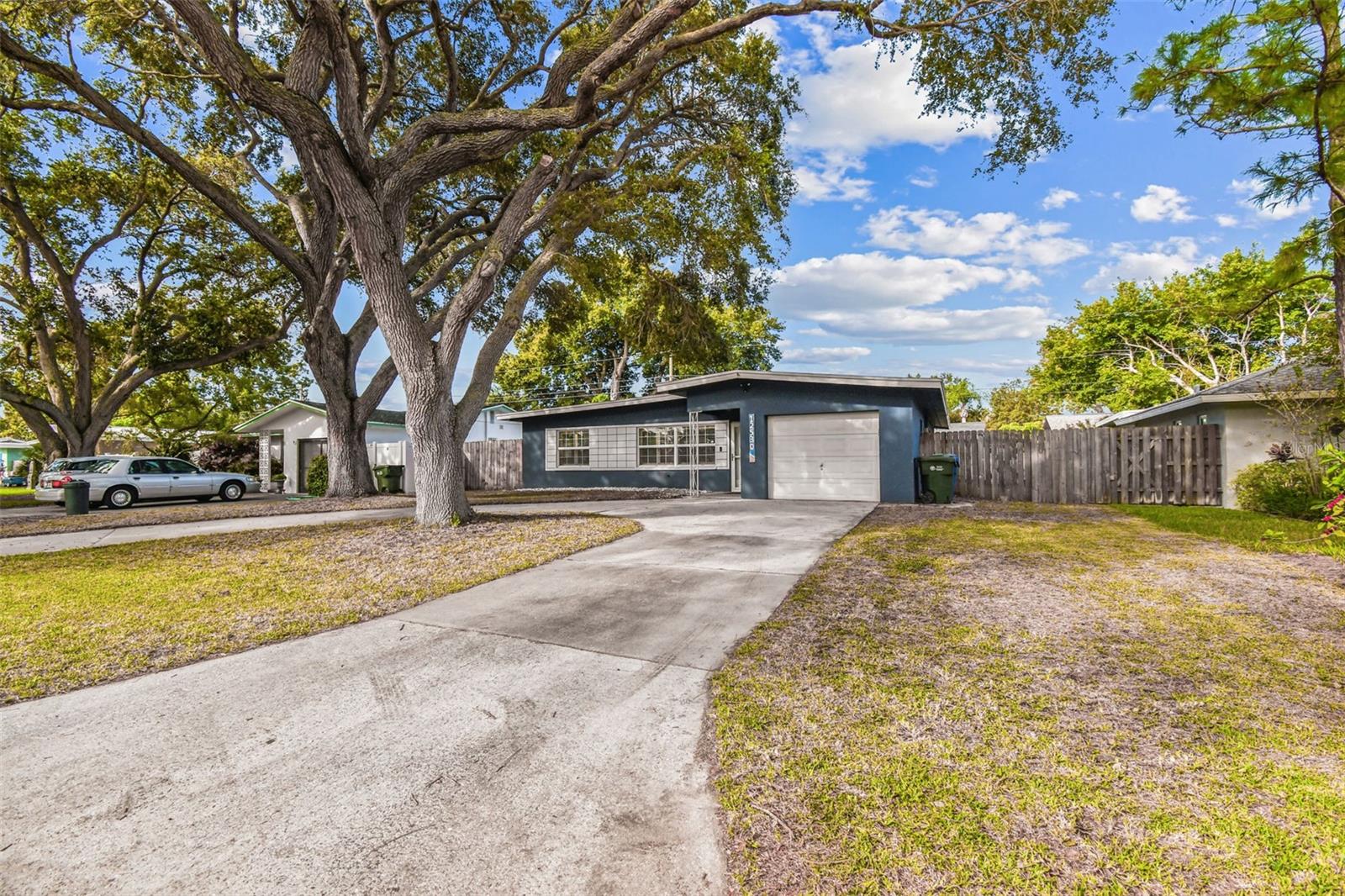 Image 41 of 55 For 12530 136th Lane