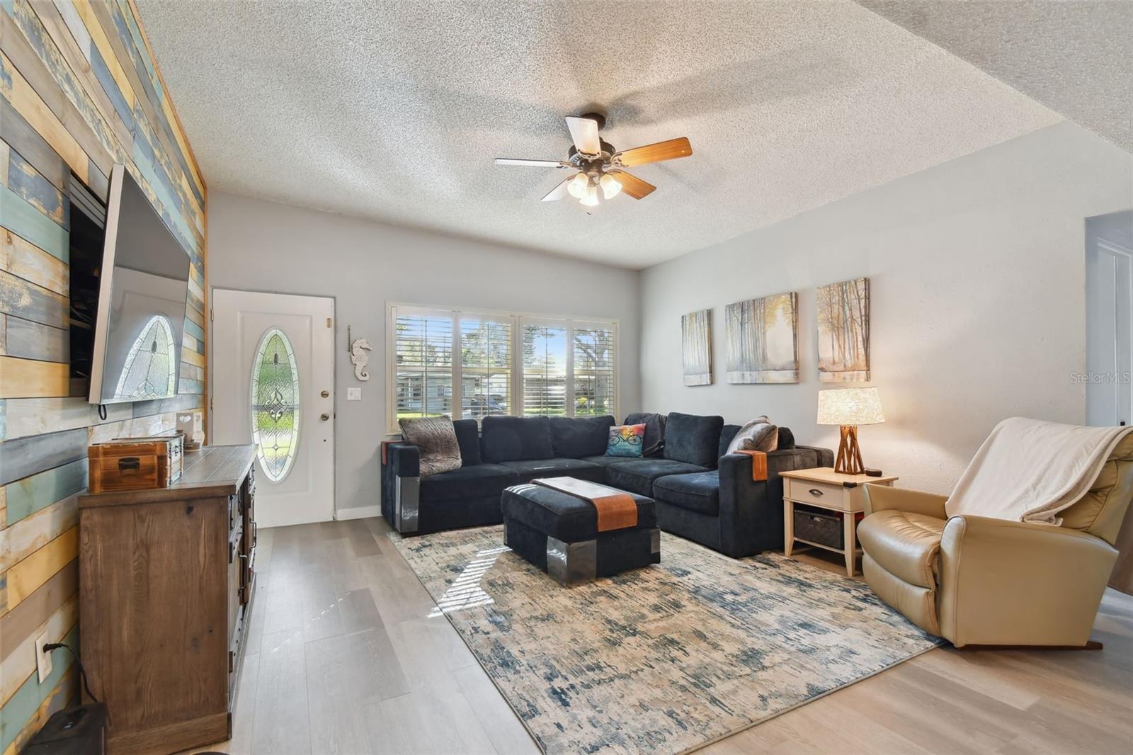 Image 5 of 55 For 12530 136th Lane