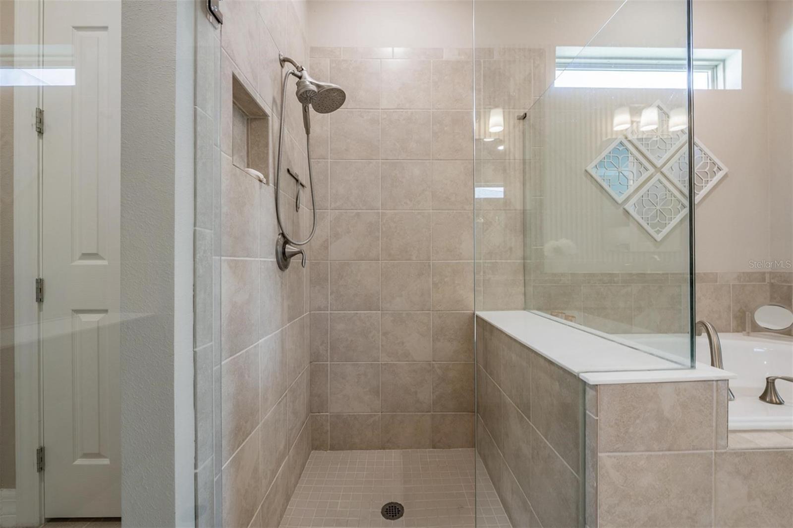 Image 23 of 70 For 5164 Dockyard Place