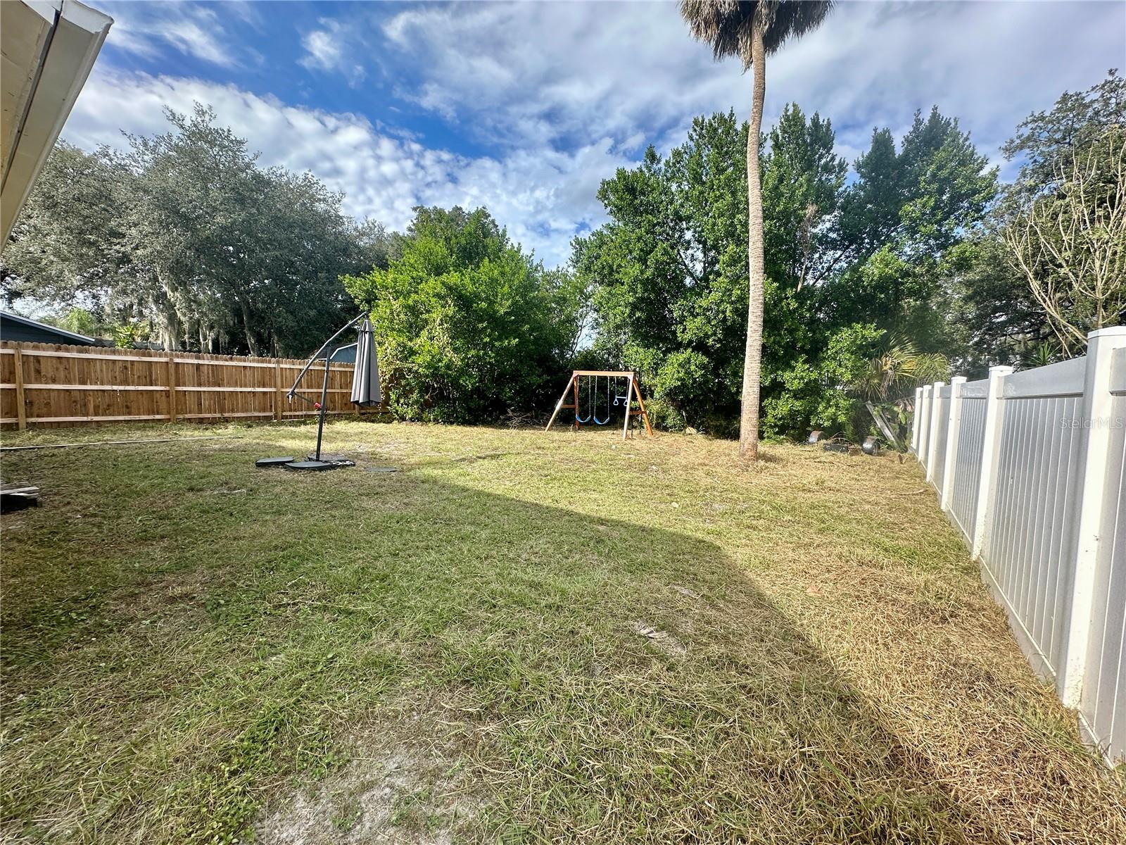 Image 4 of 4 For 325 Jean Street