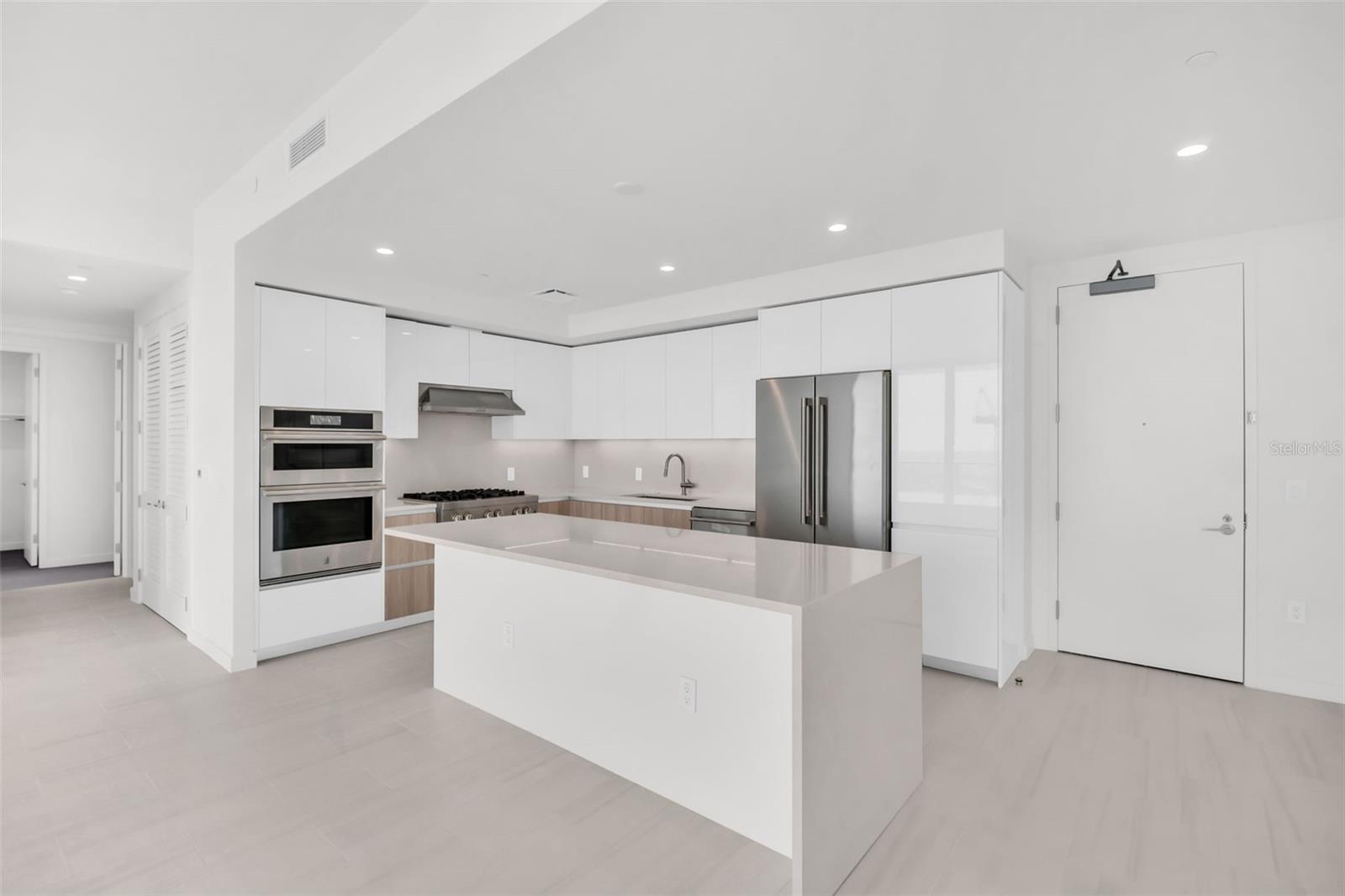 Image 12 of 77 For 400 Central Avenue 3606