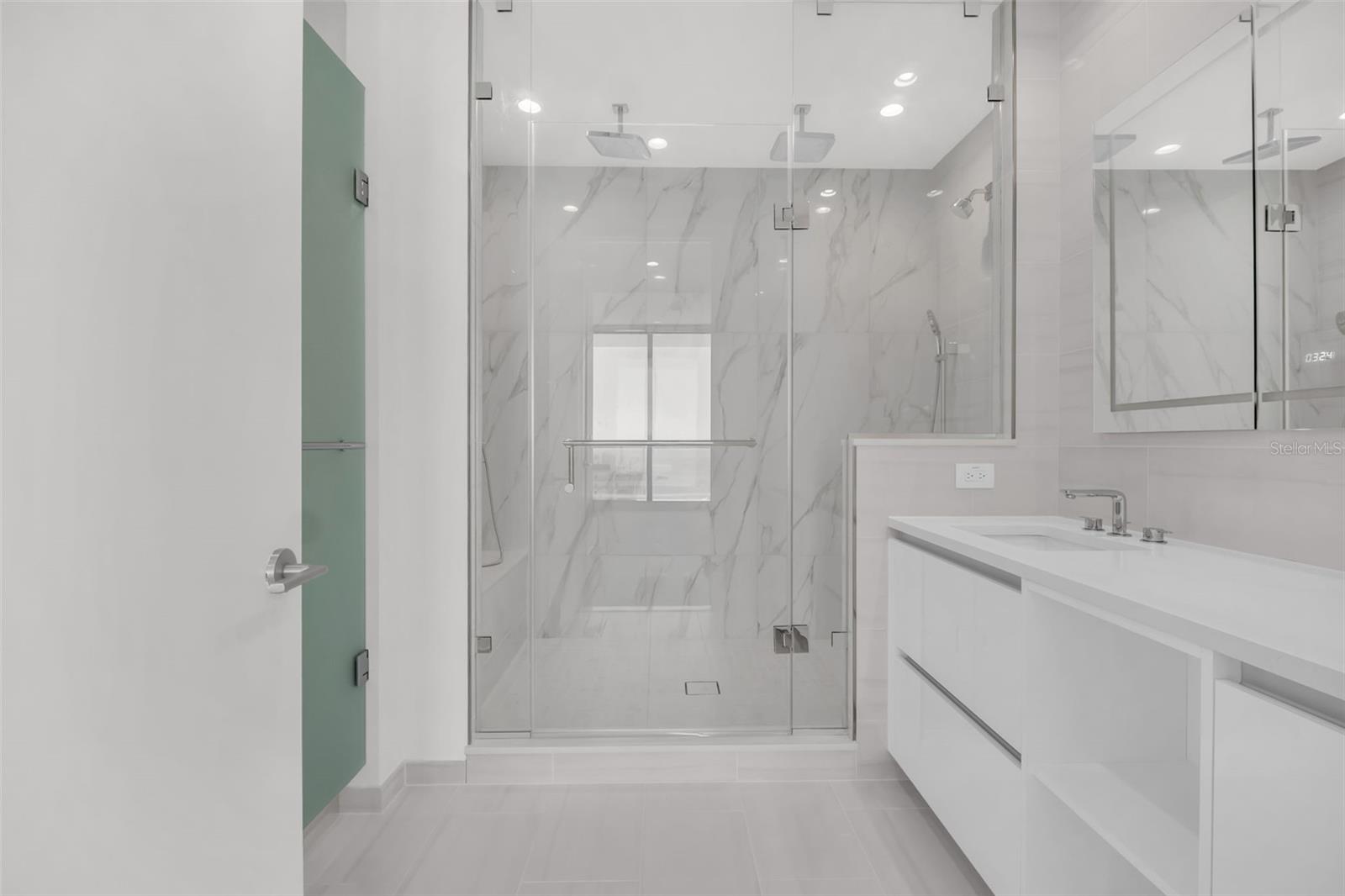 Image 27 of 77 For 400 Central Avenue 3606