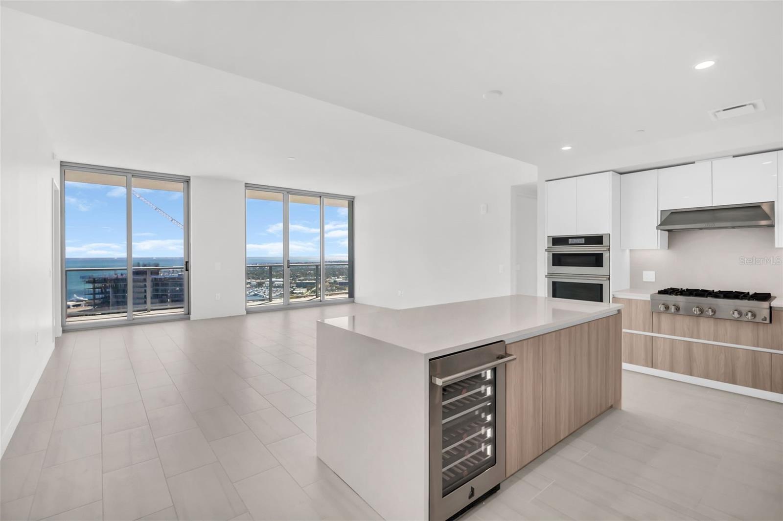 Image 3 of 77 For 400 Central Avenue 3606