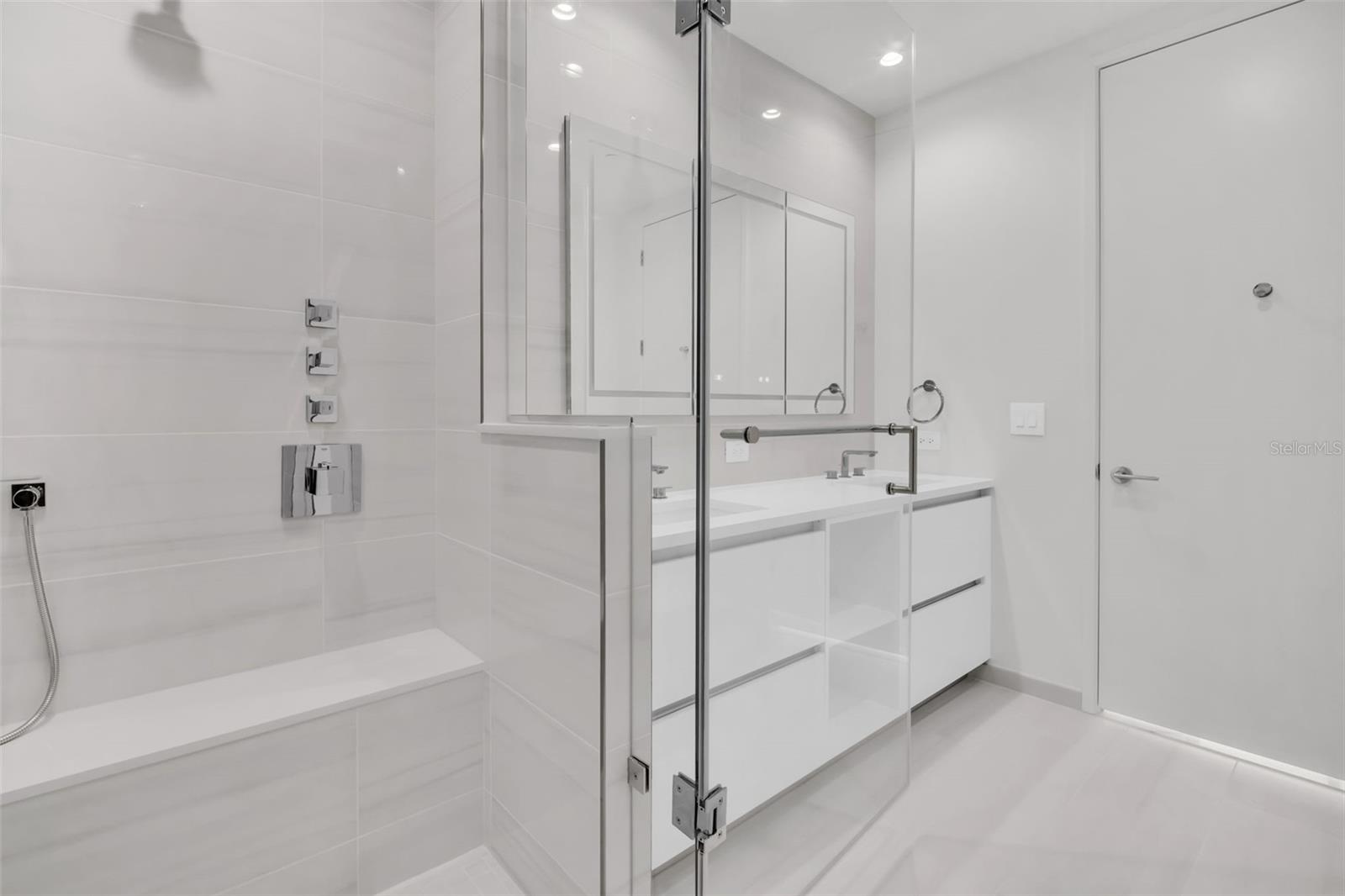 Image 33 of 77 For 400 Central Avenue 3606