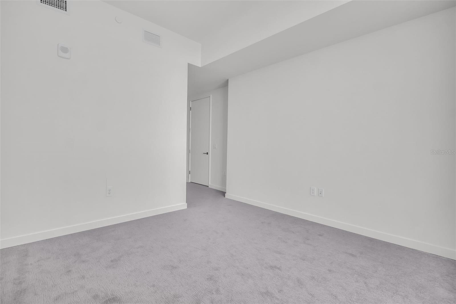 Image 36 of 77 For 400 Central Avenue 3606