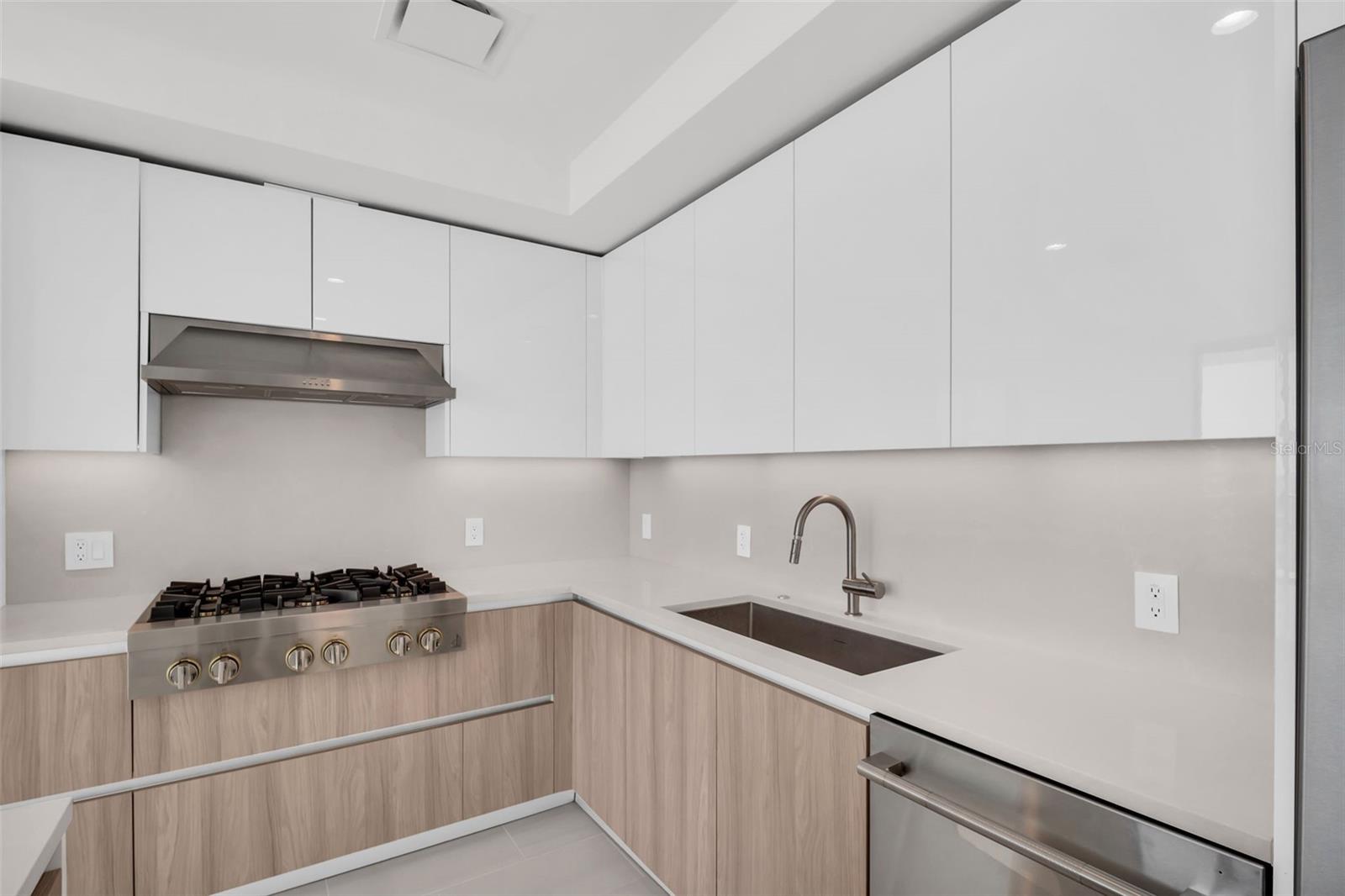 Image 6 of 77 For 400 Central Avenue 3606