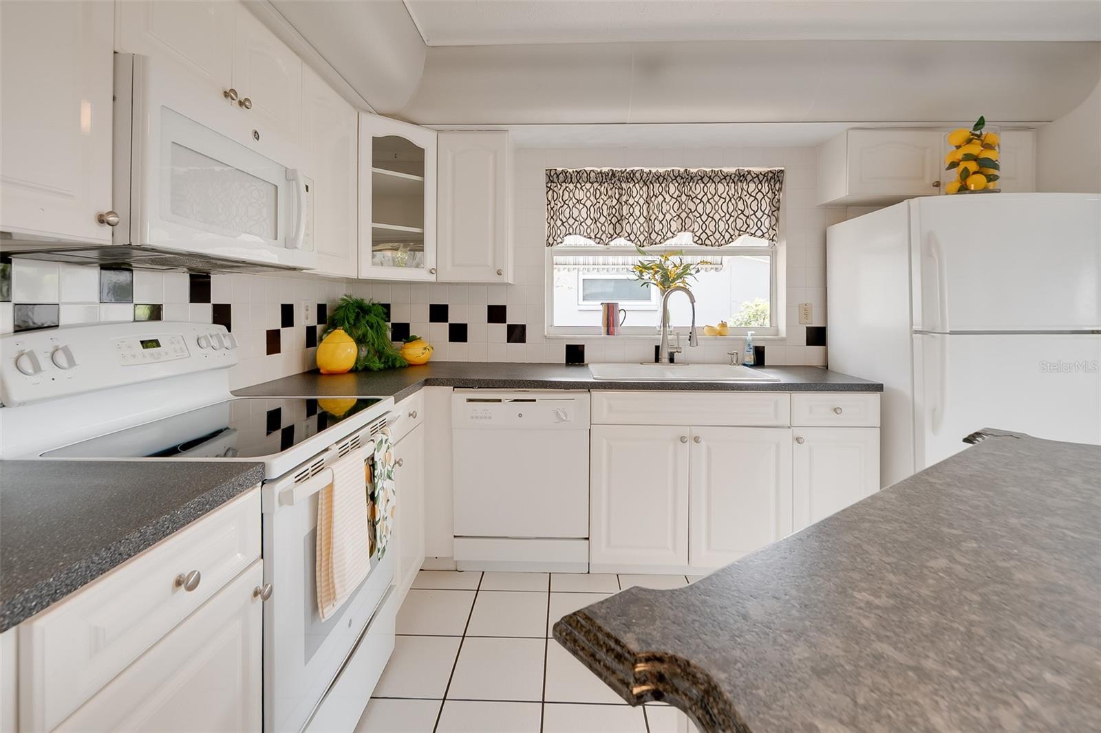 Image 11 of 38 For 13840 94th Avenue