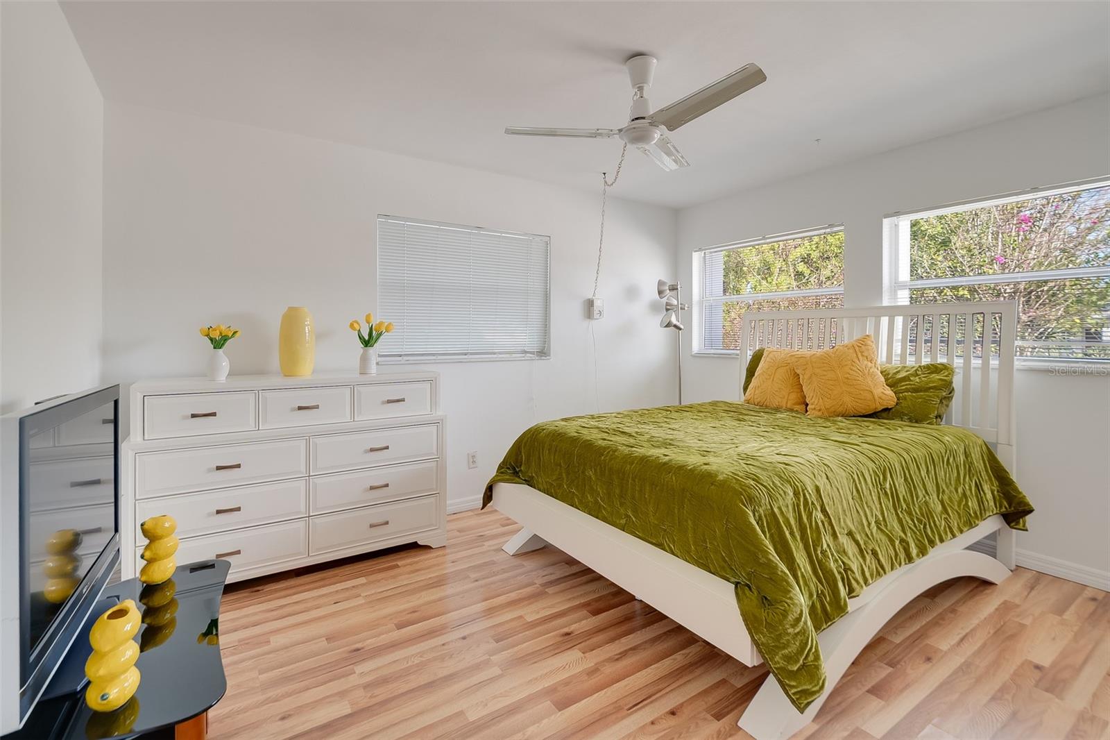 Image 14 of 38 For 13840 94th Avenue