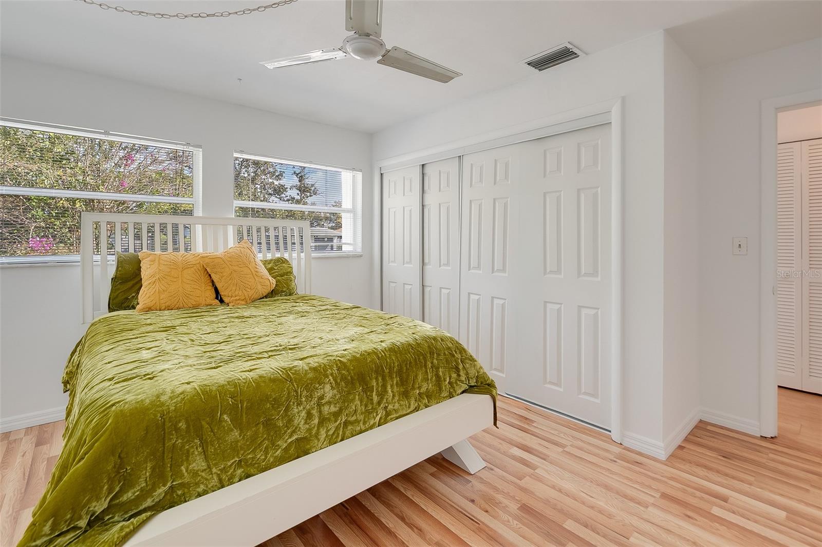 Image 16 of 38 For 13840 94th Avenue